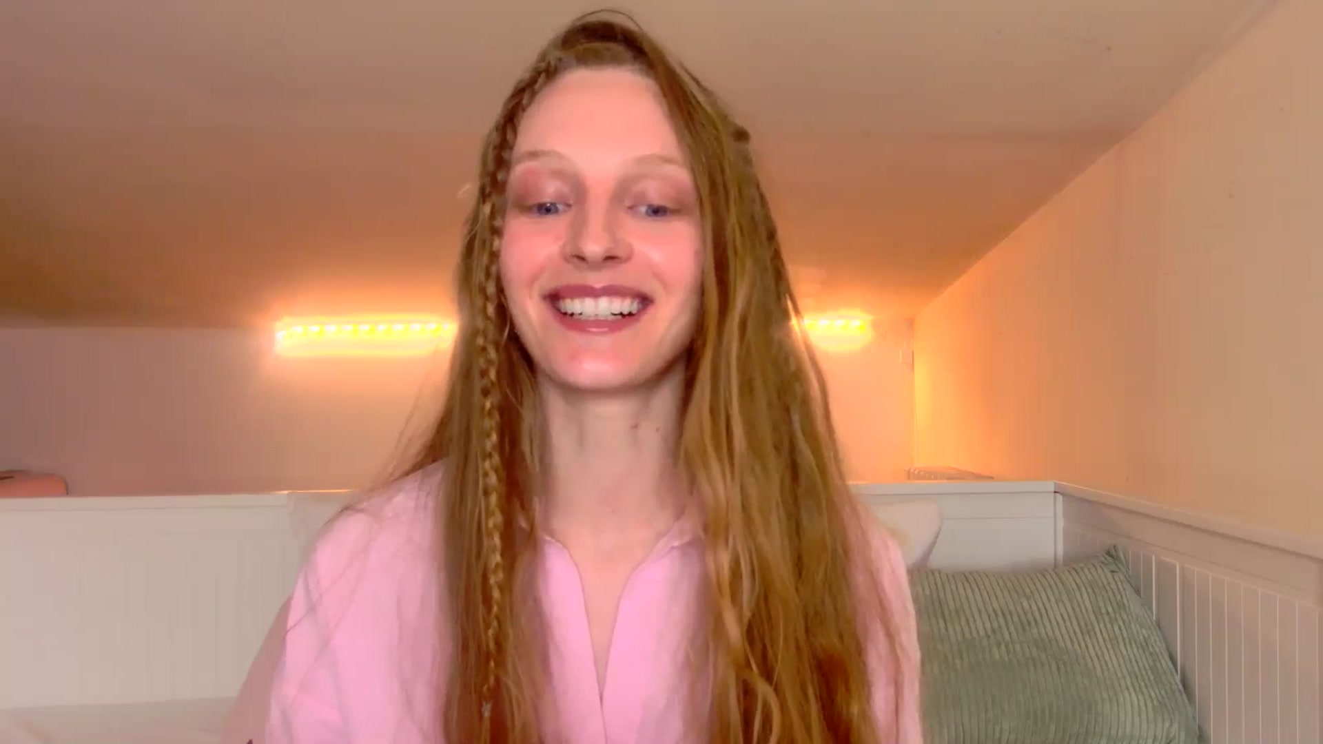 Gallery image thumbnail from Kinkywander's myfreecams stream on, 03/29/2025, 18:07 image 3 of 20