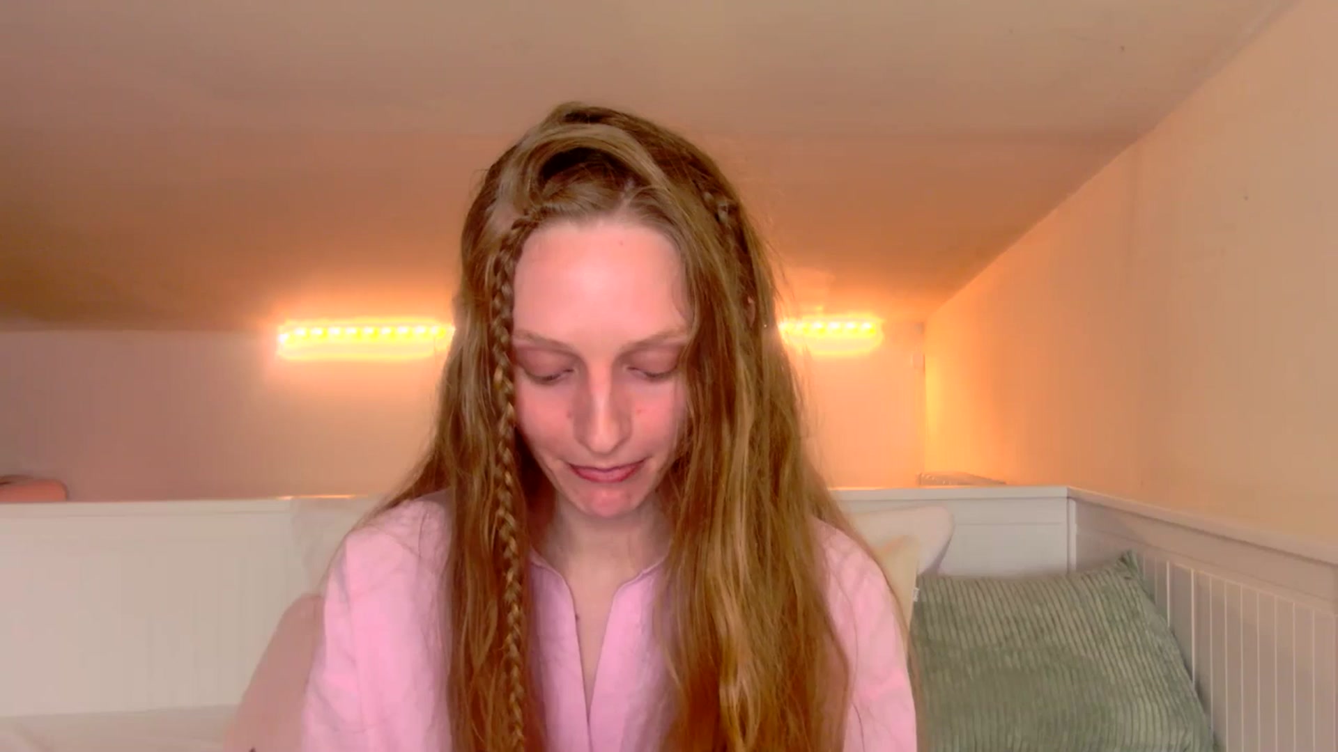 Gallery image thumbnail from Kinkywander's myfreecams stream on, 03/29/2025, 18:07 image 5 of 20
