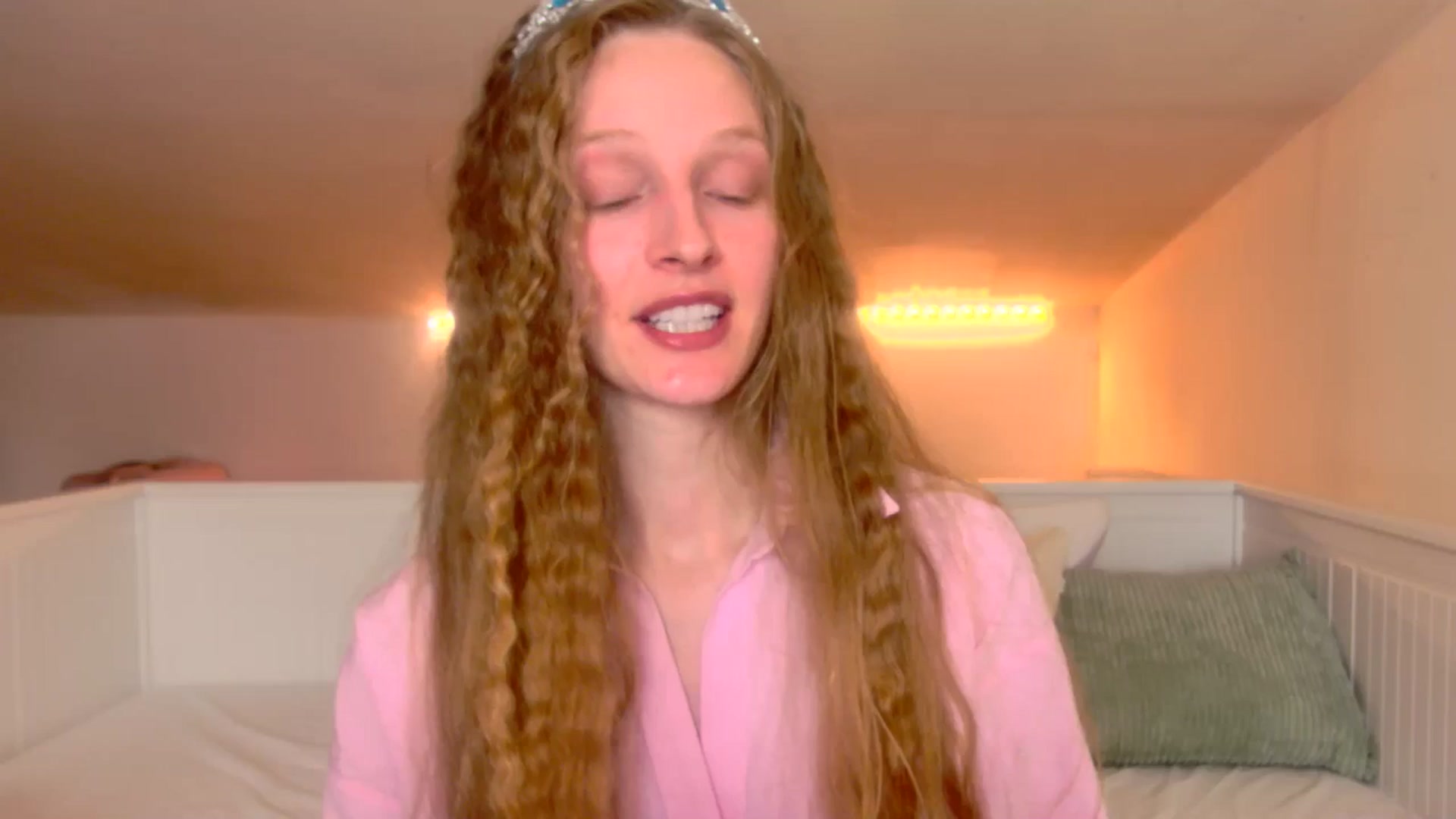 Gallery image thumbnail from Kinkywander's myfreecams stream on, 03/29/2025, 18:07 image 18 of 20