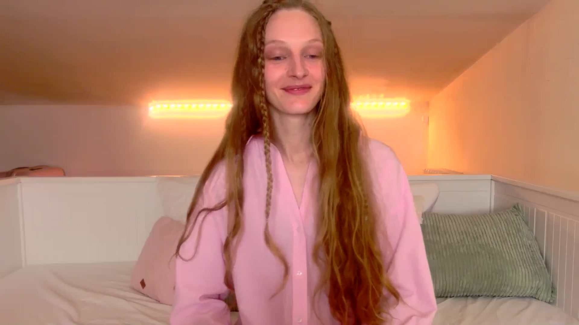 Gallery image thumbnail from Kinkywander's myfreecams stream on, 03/29/2025, 18:07 image 11 of 20