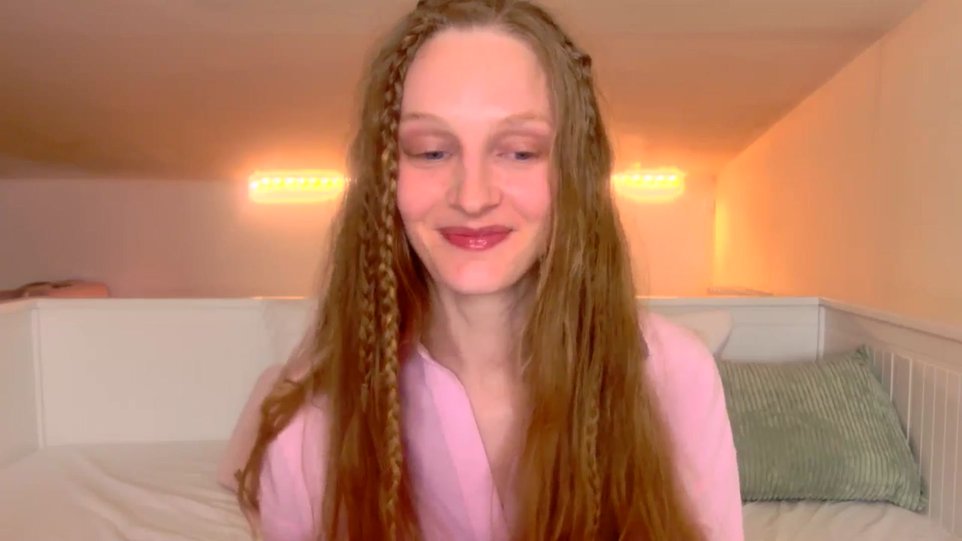 Gallery image thumbnail from Kinkywander's myfreecams stream on, 03/29/2025, 18:07 image 13 of 20