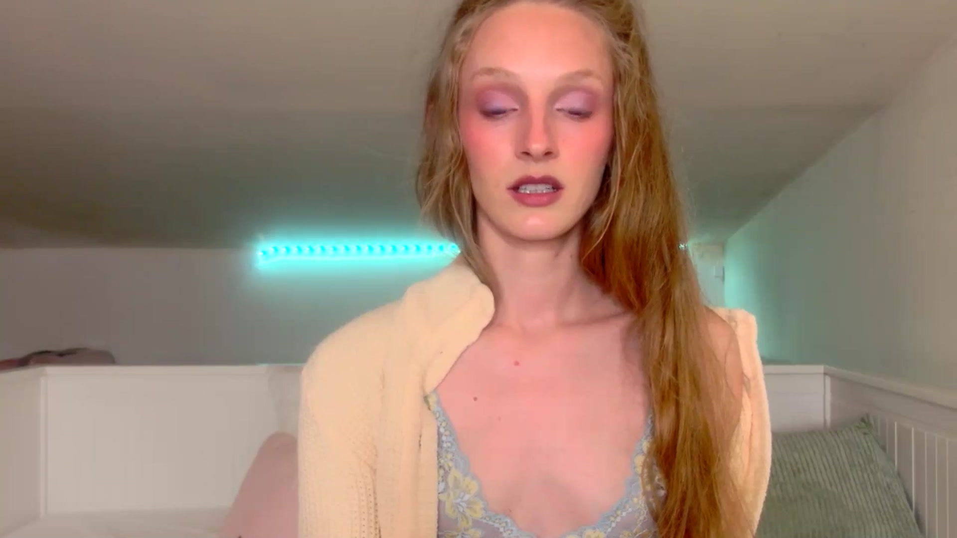 Gallery image thumbnail from Kinkywander's myfreecams stream on, 03/30/2025, 16:02 image 16 of 20