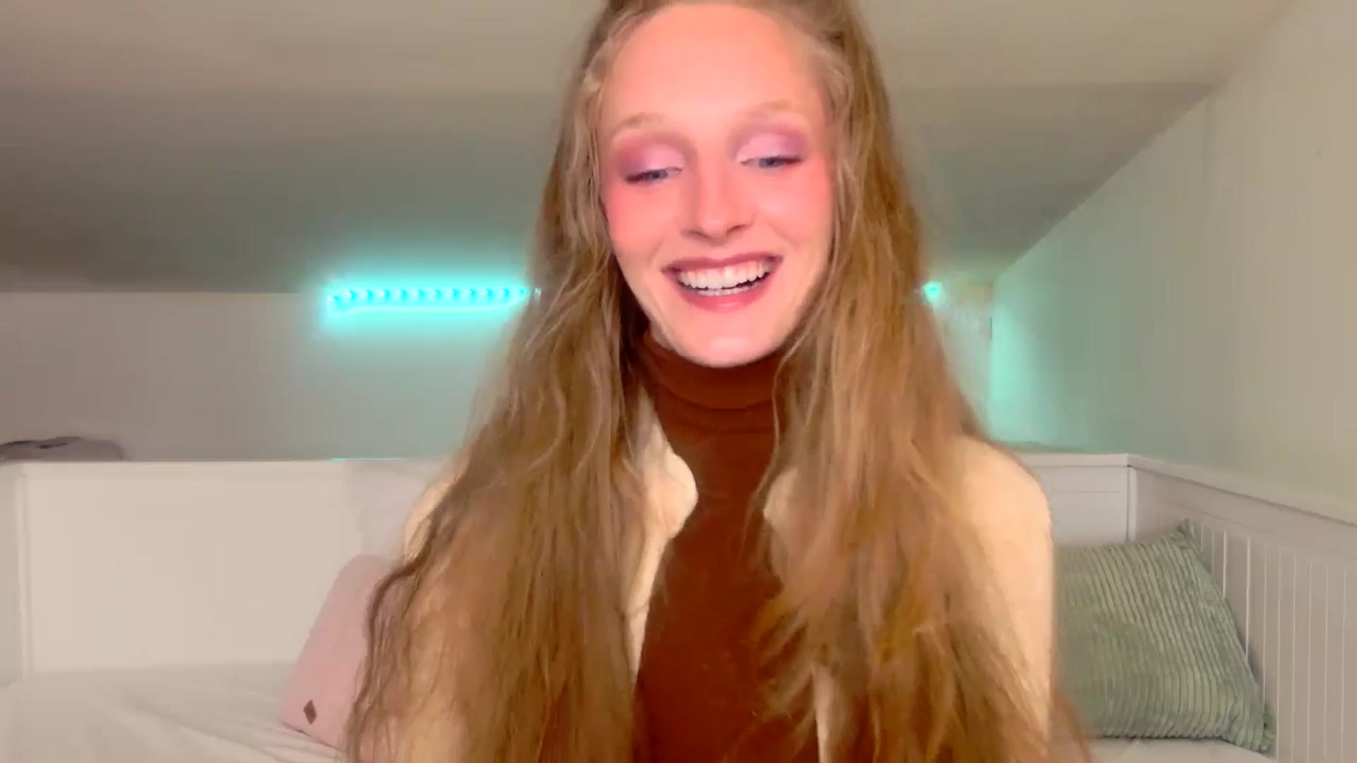 Gallery image thumbnail from Kinkywander's myfreecams stream on, 03/30/2025, 16:02 image 7 of 20