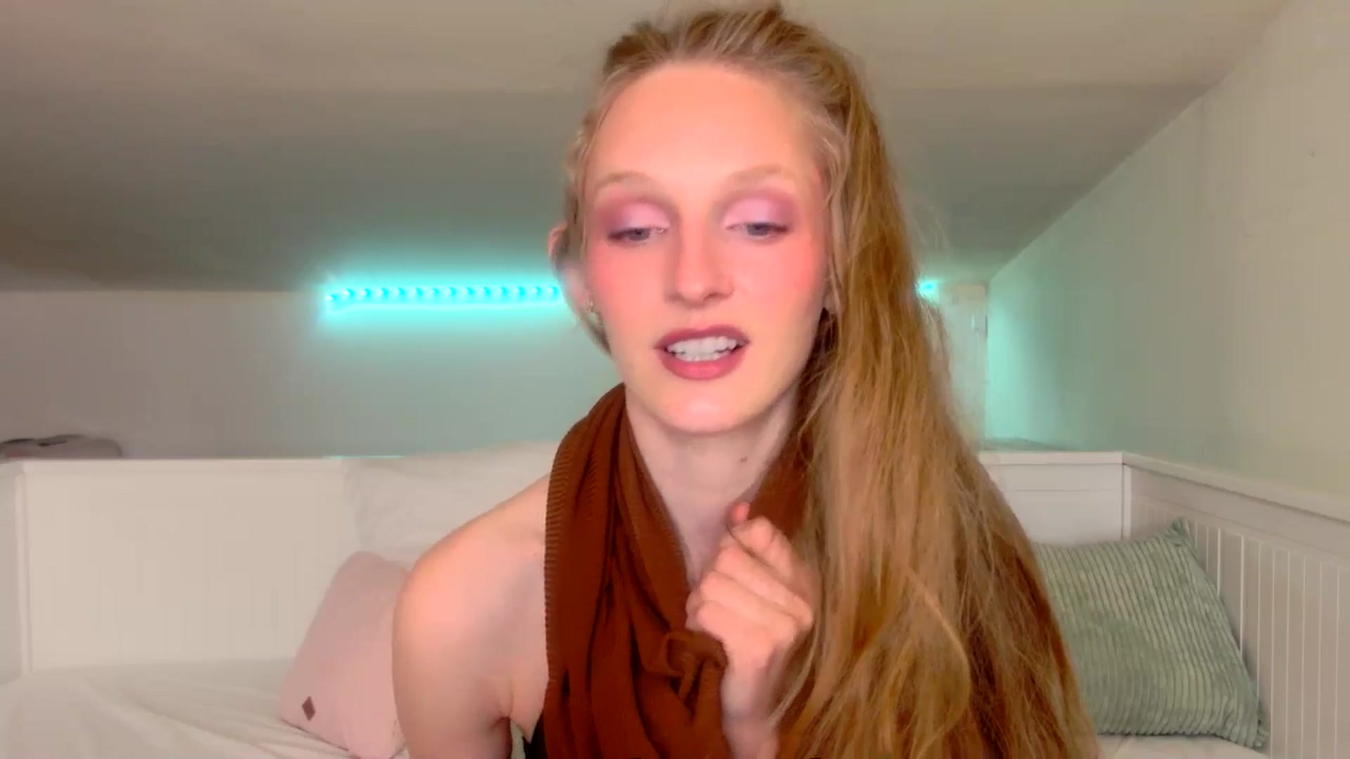 Gallery image thumbnail from Kinkywander's myfreecams stream on, 03/30/2025, 16:02 image 8 of 20