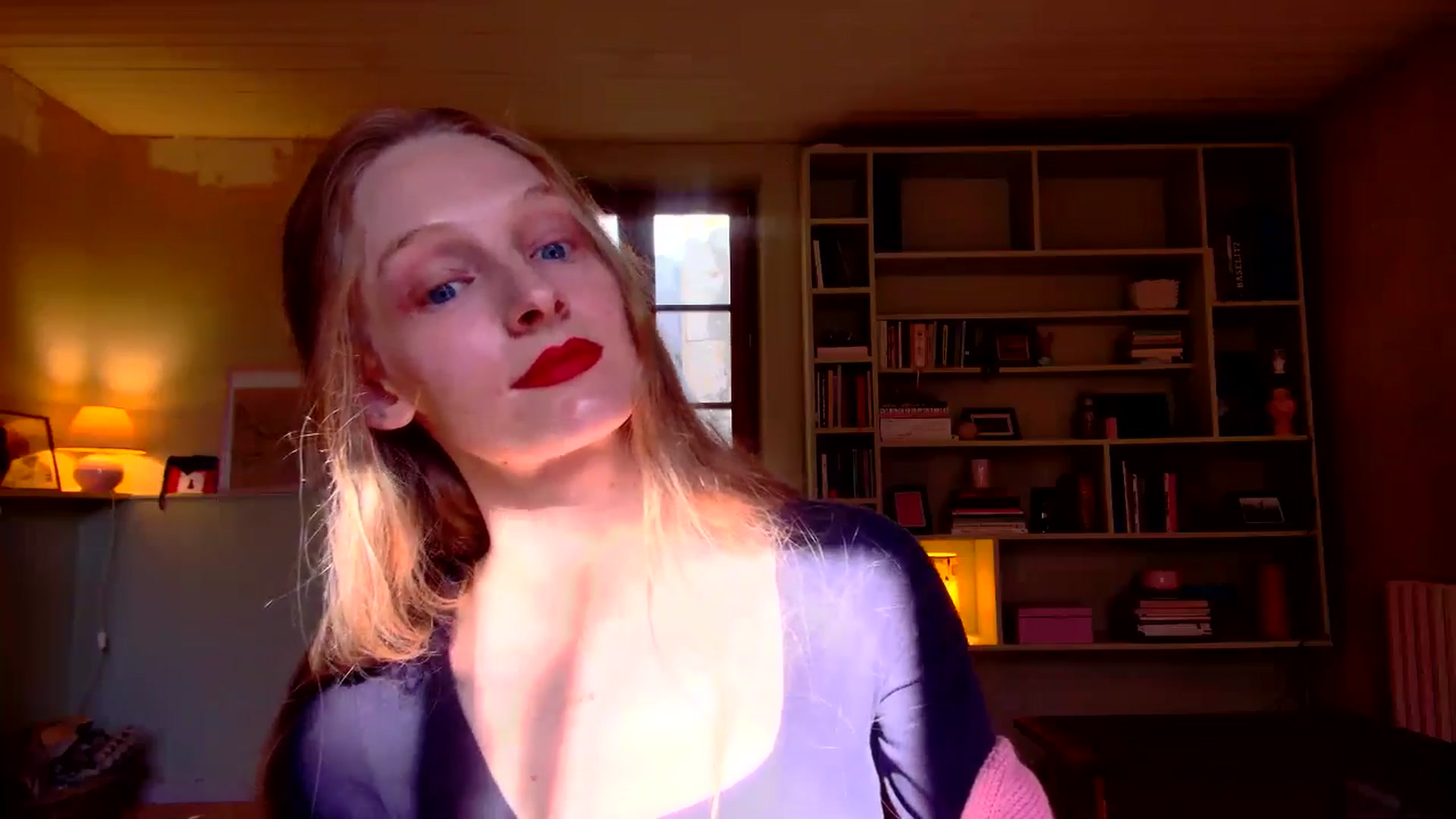 Gallery image thumbnail from Kinkywander's myfreecams stream on, 04/06/2025, 17:27 image 3 of 20
