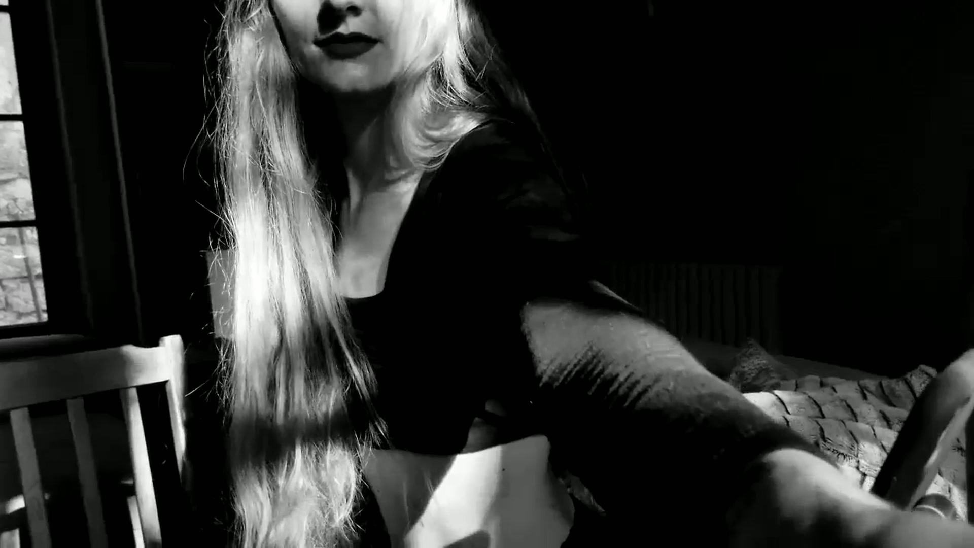 Gallery image thumbnail from Kinkywander's myfreecams stream on, 04/06/2025, 17:27 image 7 of 20