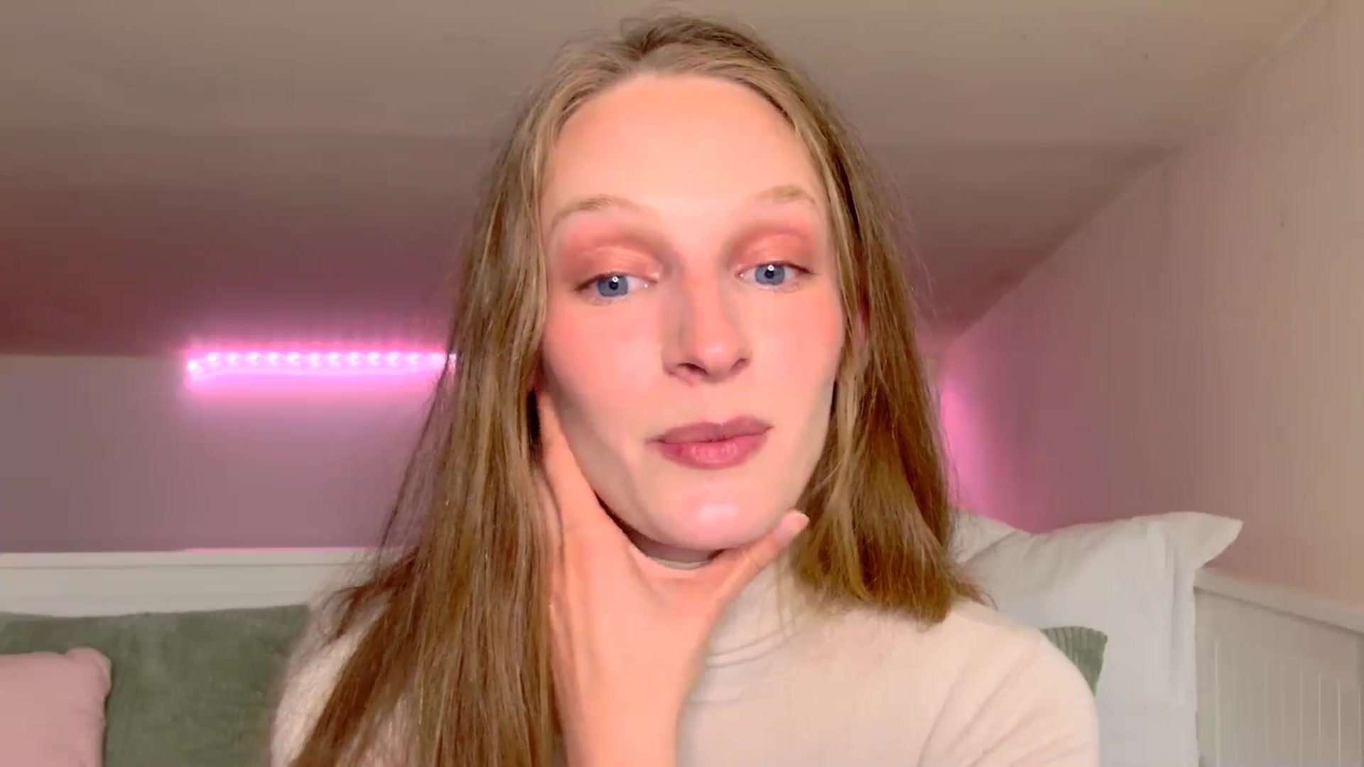 Gallery image thumbnail from Kinkywander's myfreecams stream on, 04/20/2025, 14:51 image 12 of 20