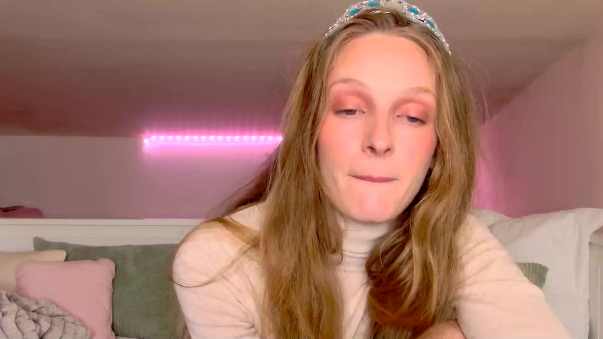 Gallery image thumbnail from Kinkywander's myfreecams stream on, 04/20/2025, 17:05 image 18 of 20