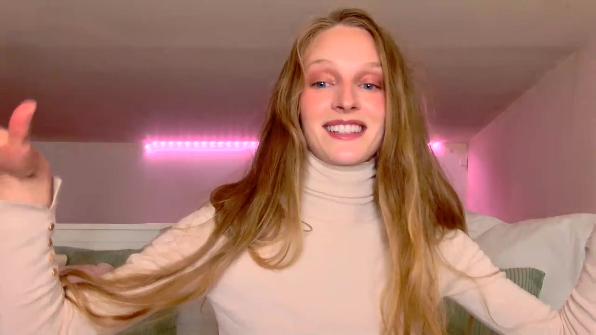 Gallery image thumbnail from Kinkywander's myfreecams stream on, 04/20/2025, 17:05 image 5 of 20