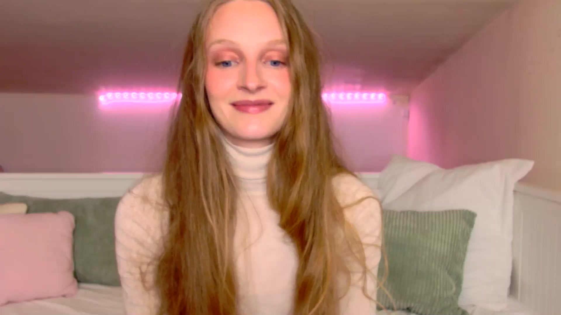 Gallery image thumbnail from Kinkywander's myfreecams stream on, 04/20/2025, 17:05 image 10 of 20