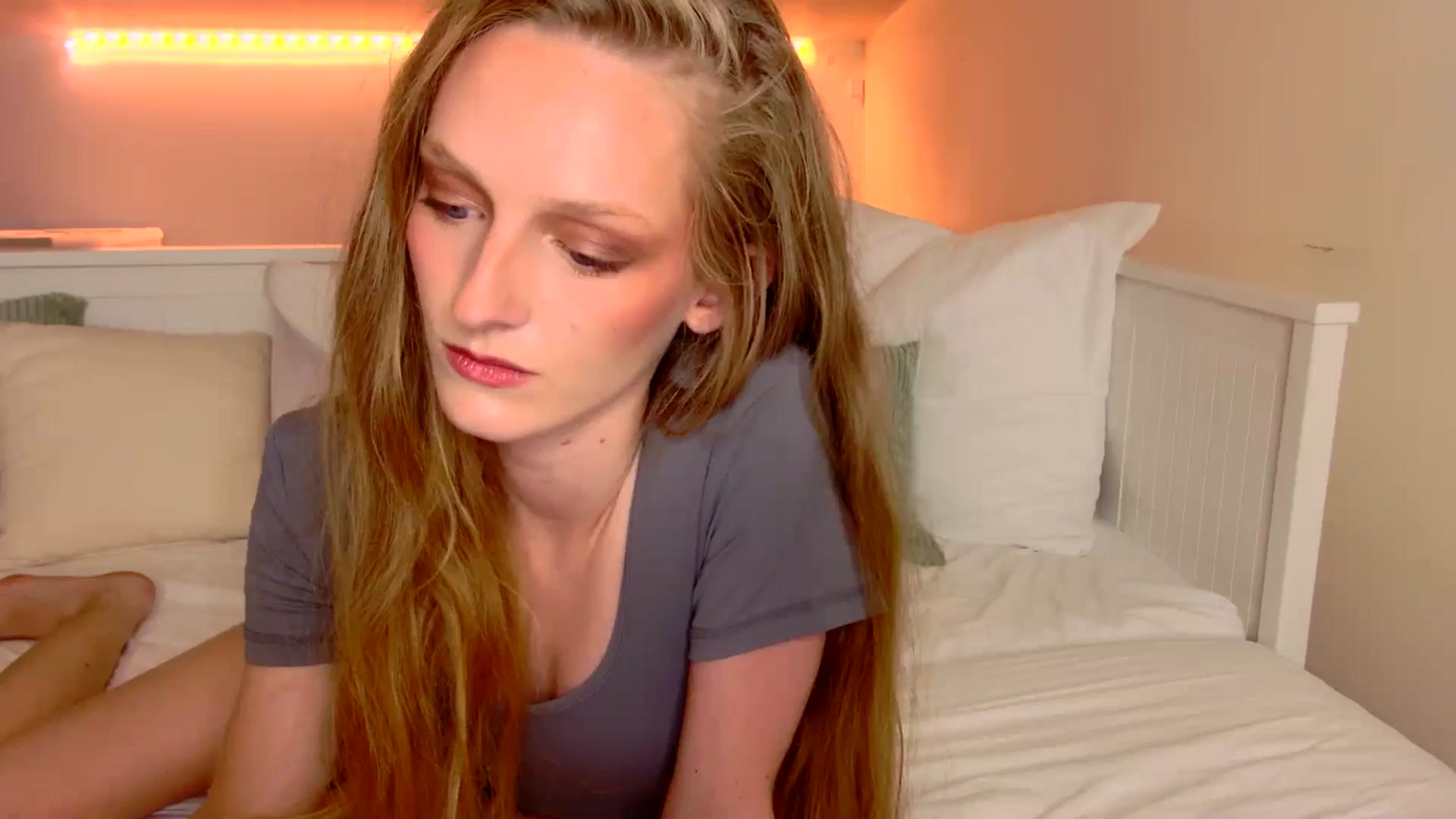 Gallery image thumbnail from Kinkywander's myfreecams stream on, 04/26/2025, 17:55 image 11 of 20
