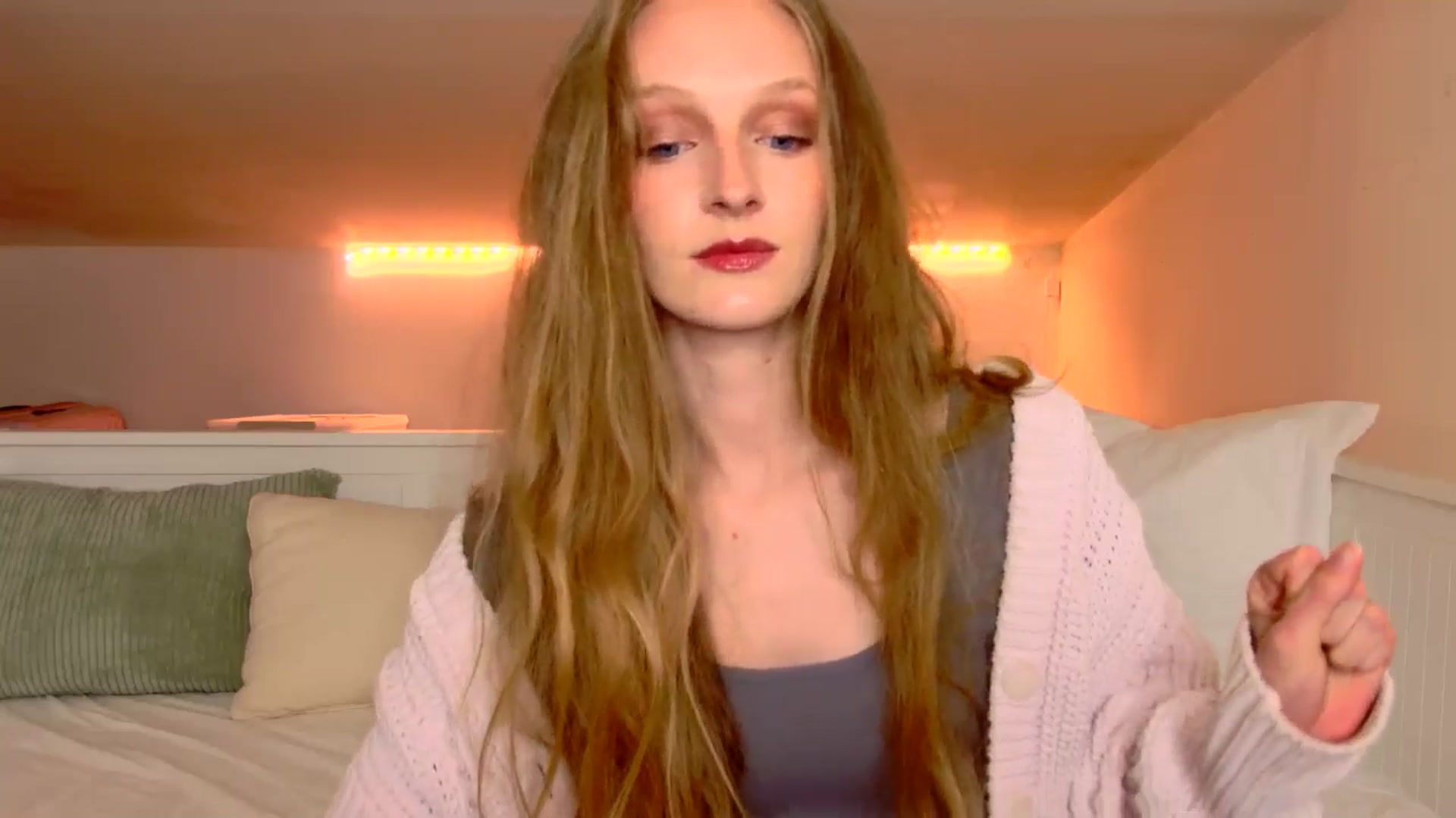 Gallery image thumbnail from Kinkywander's myfreecams stream on, 04/26/2025, 17:55 image 4 of 20