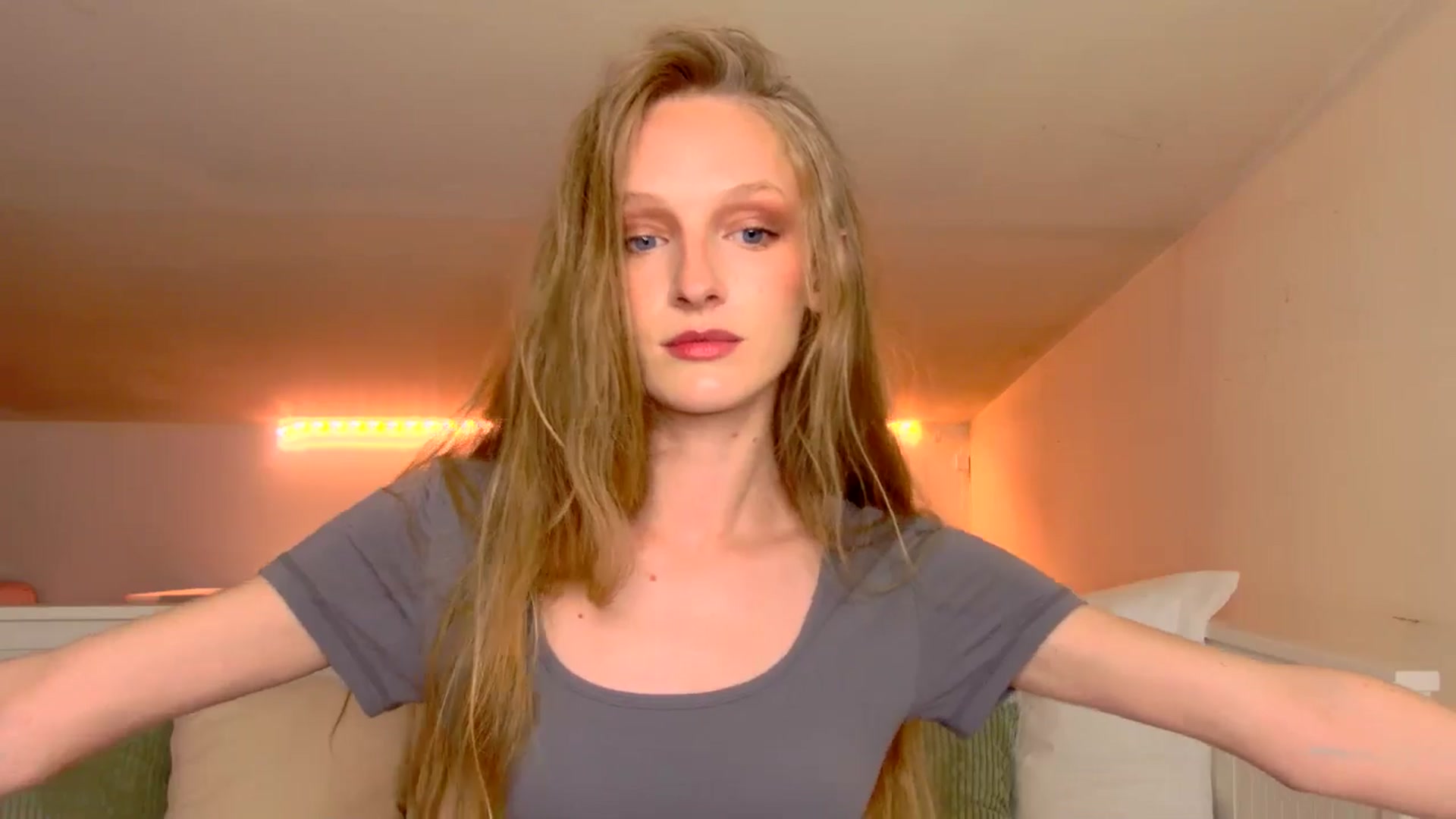 Gallery image thumbnail from Kinkywander's myfreecams stream on, 04/26/2025, 17:55 image 16 of 20