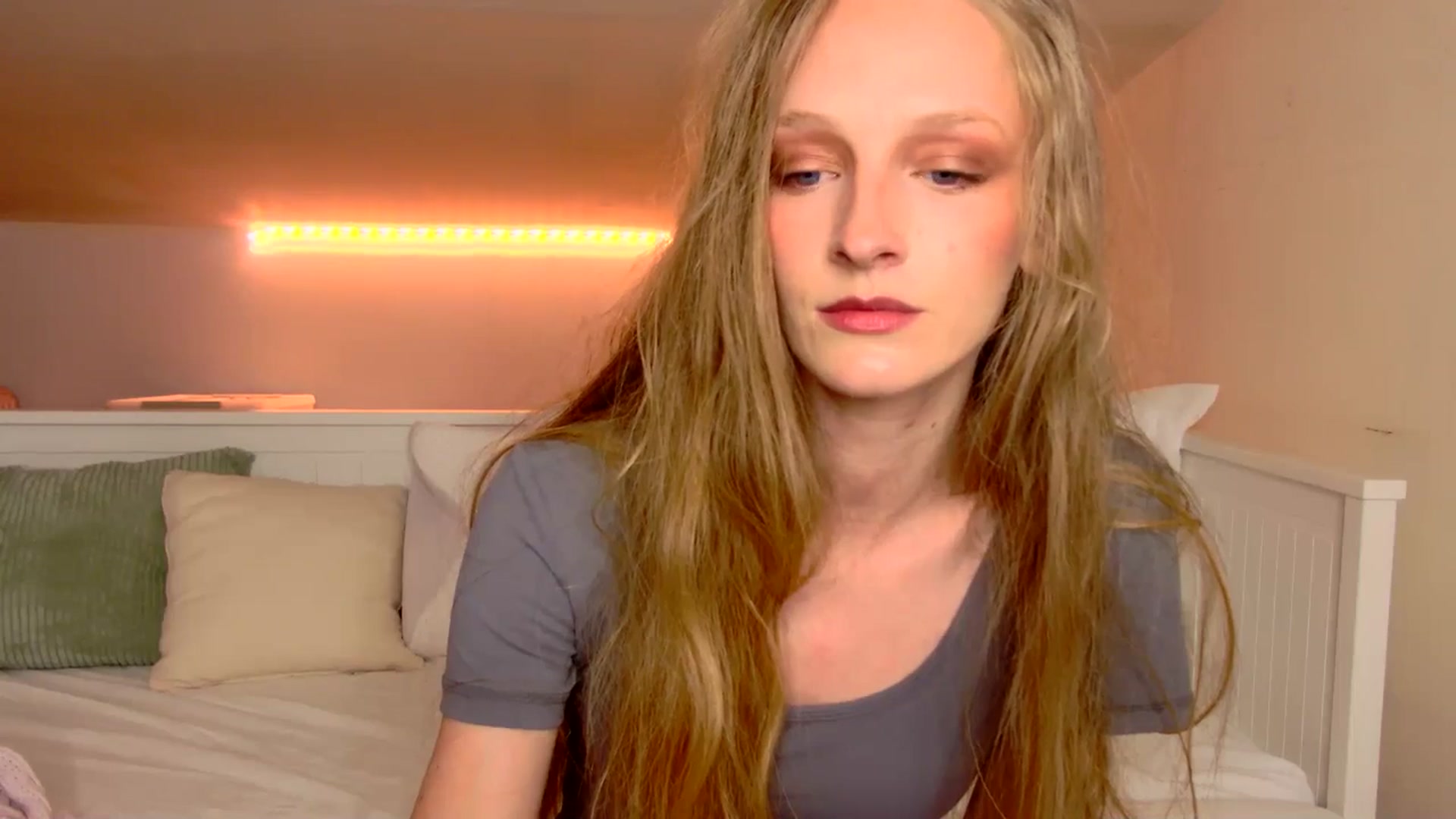 Gallery image thumbnail from Kinkywander's myfreecams stream on, 04/26/2025, 17:55 image 15 of 20