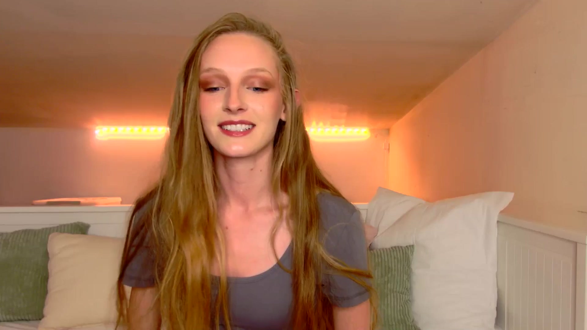 Gallery image thumbnail from Kinkywander's myfreecams stream on, 04/26/2025, 17:55 image 10 of 20