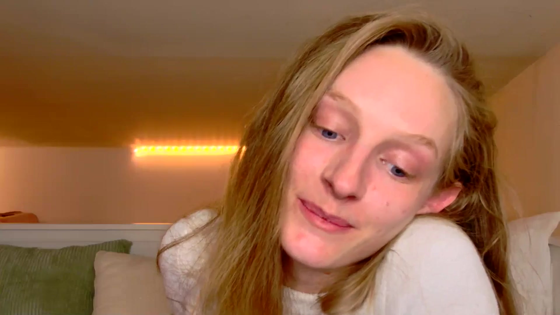 Gallery image thumbnail from Kinkywander's myfreecams stream on, 04/27/2025, 17:40 image 17 of 20