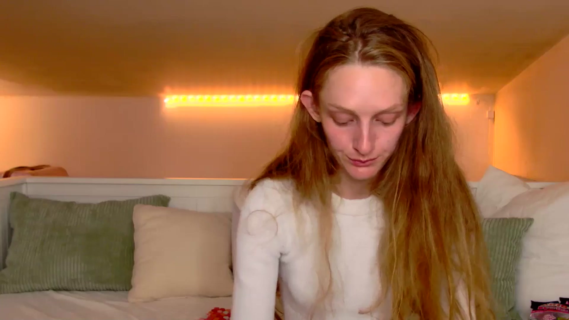 Gallery image thumbnail from Kinkywander's myfreecams stream on, 04/27/2025, 17:40 image 4 of 20