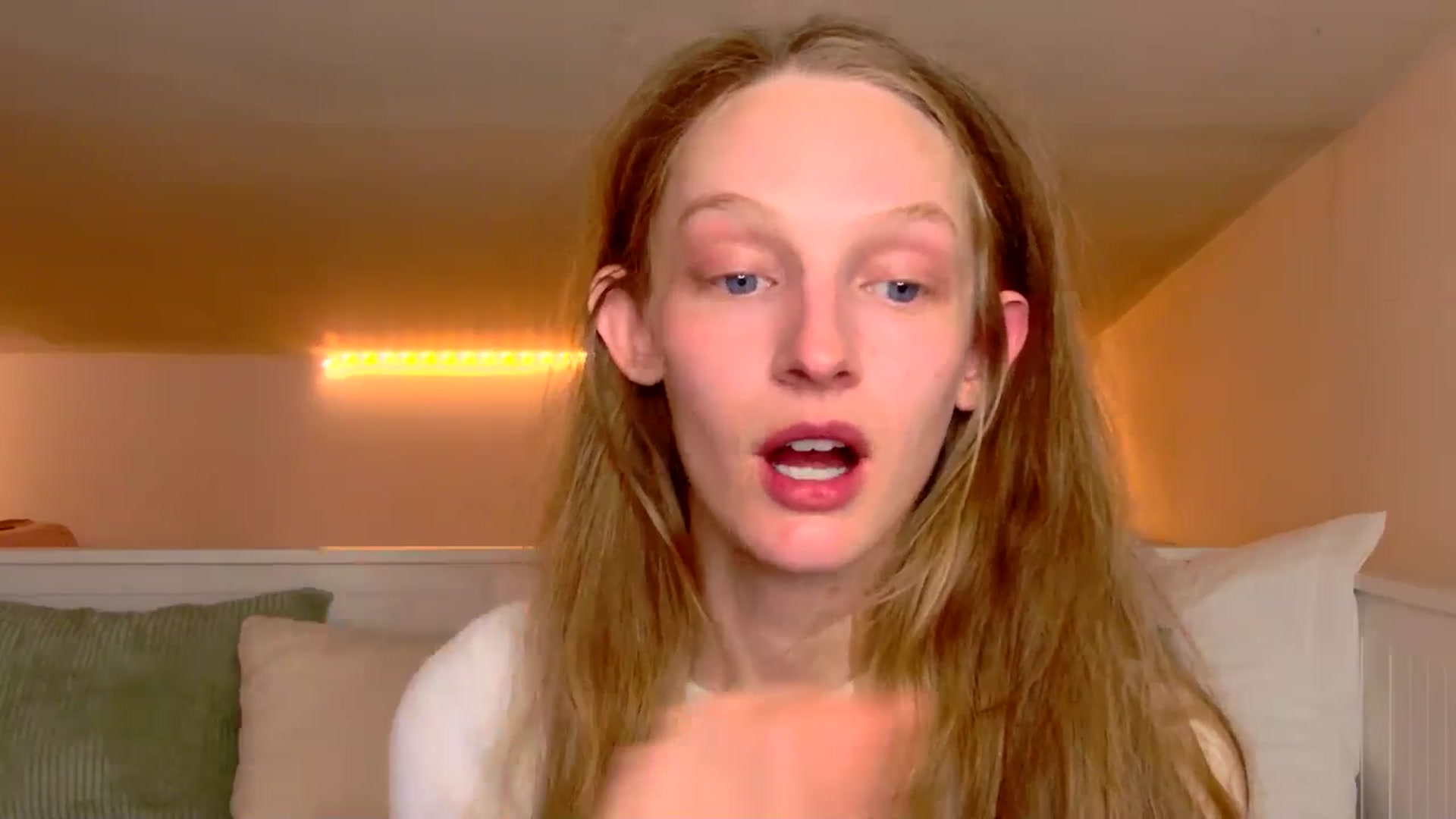 Gallery image thumbnail from Kinkywander's myfreecams stream on, 04/27/2025, 17:40 image 13 of 20