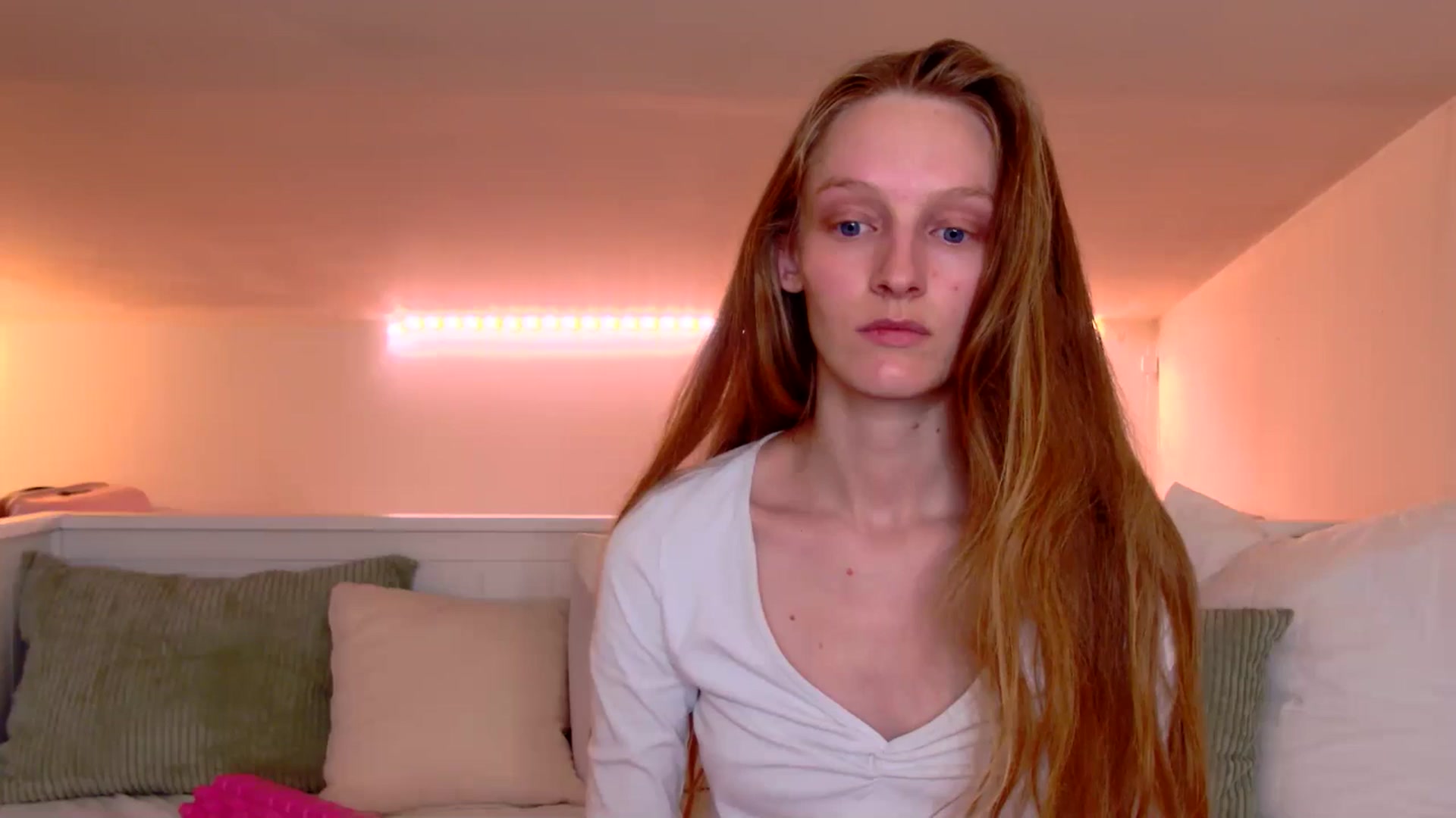 Gallery image thumbnail from Kinkywander's myfreecams stream on, 05/03/2025, 14:11 image 18 of 20