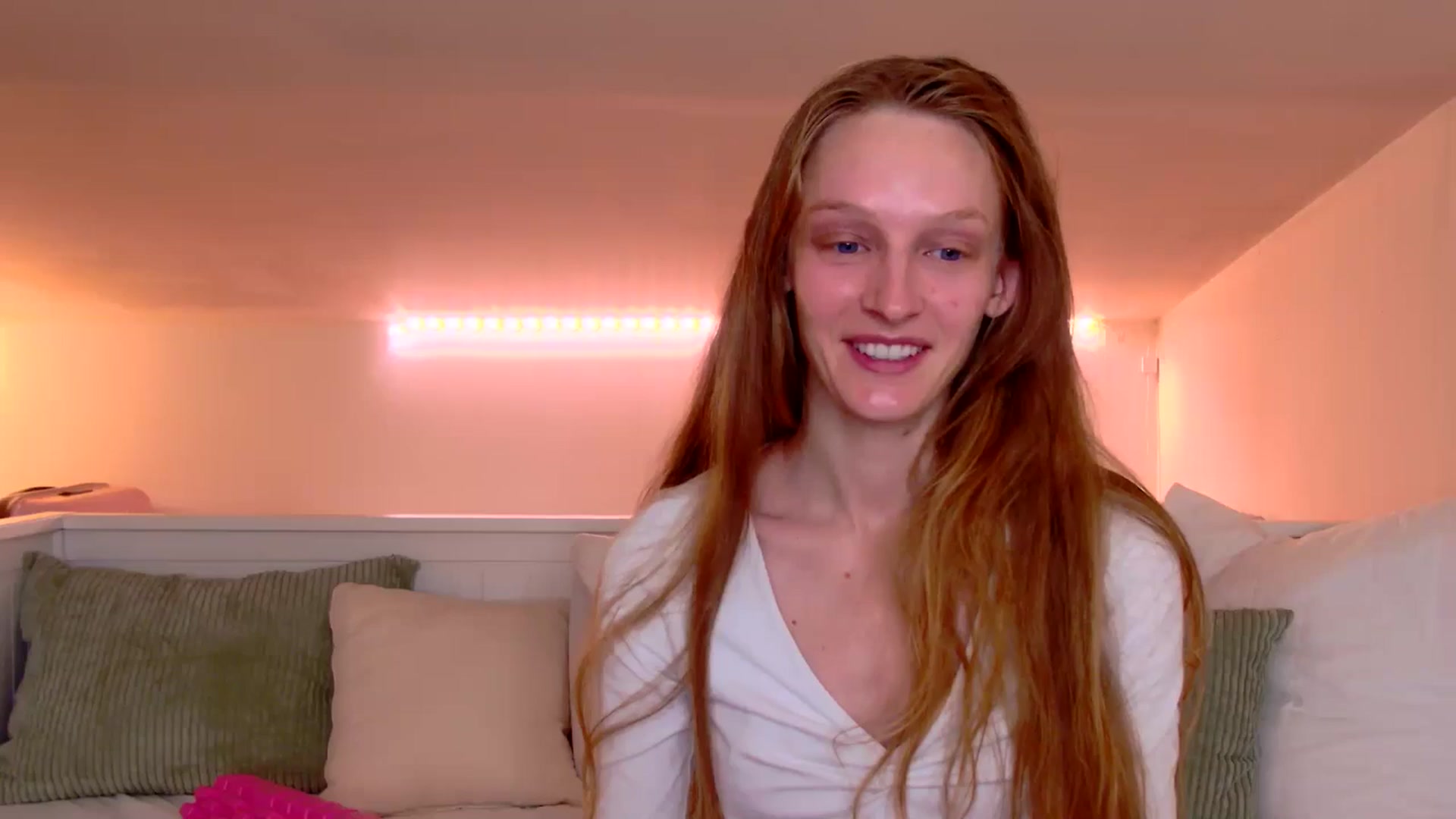 Gallery image thumbnail from Kinkywander's myfreecams stream on, 05/03/2025, 14:11 image 19 of 20