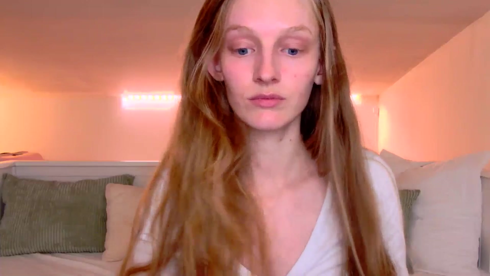 Gallery image thumbnail from Kinkywander's myfreecams stream on, 05/03/2025, 14:11 image 7 of 20