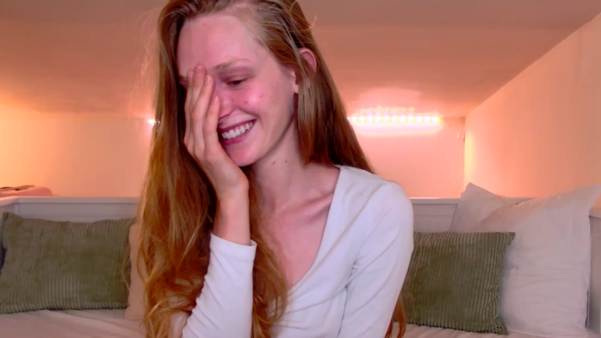 Gallery image thumbnail from Kinkywander's myfreecams stream on, 05/03/2025, 14:11 image 1 of 20