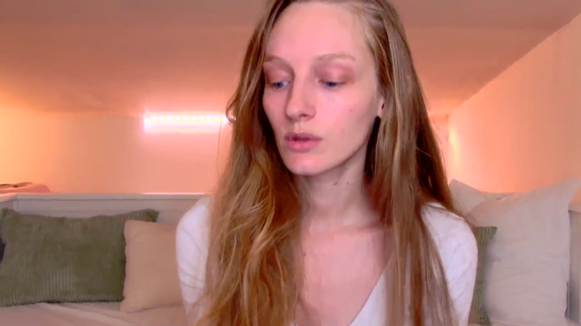 Gallery image thumbnail from Kinkywander's myfreecams stream on, 05/03/2025, 14:11 image 10 of 20