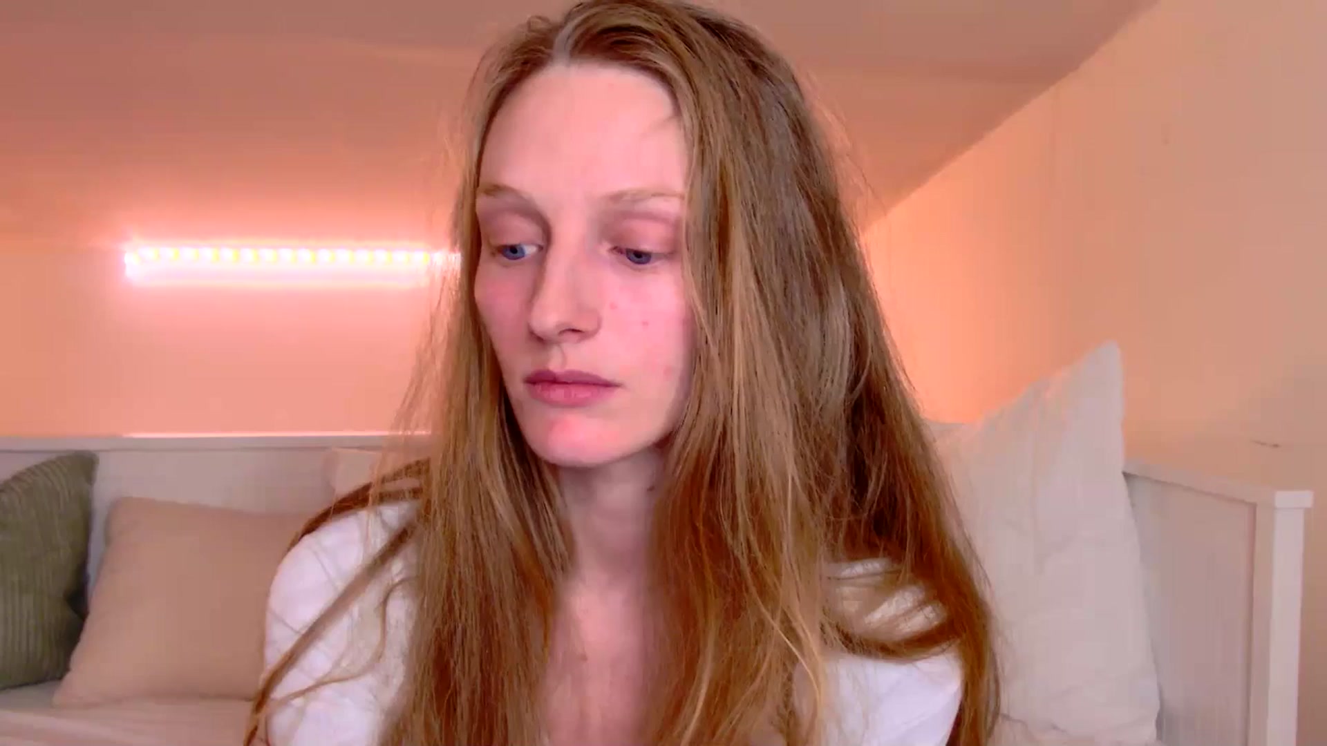 Gallery image thumbnail from Kinkywander's myfreecams stream on, 05/03/2025, 17:48 image 20 of 20