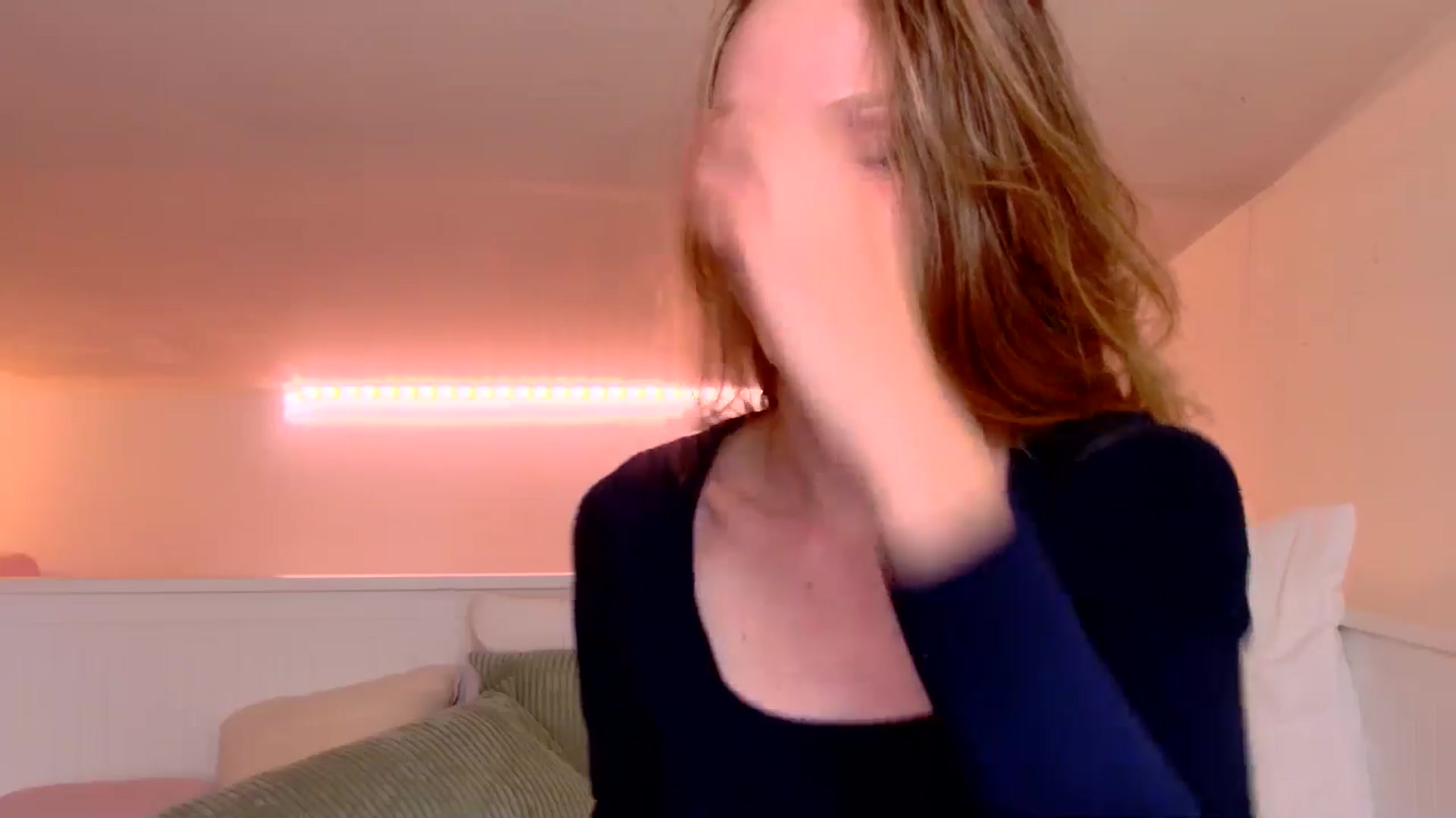 Gallery image thumbnail from Kinkywander's myfreecams stream on, 05/04/2025, 18:16 image 16 of 20