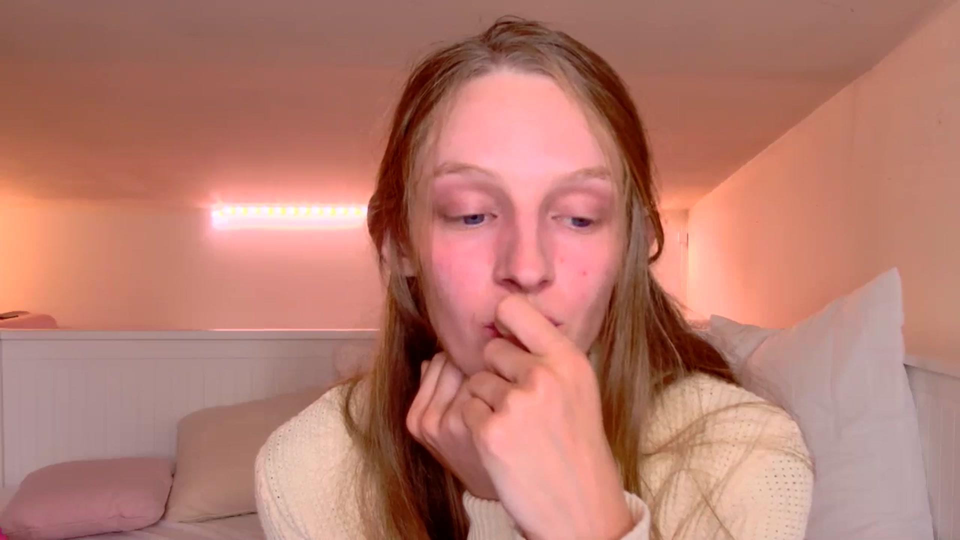 Gallery image thumbnail from Kinkywander's myfreecams stream on, 05/04/2025, 18:16 image 5 of 20