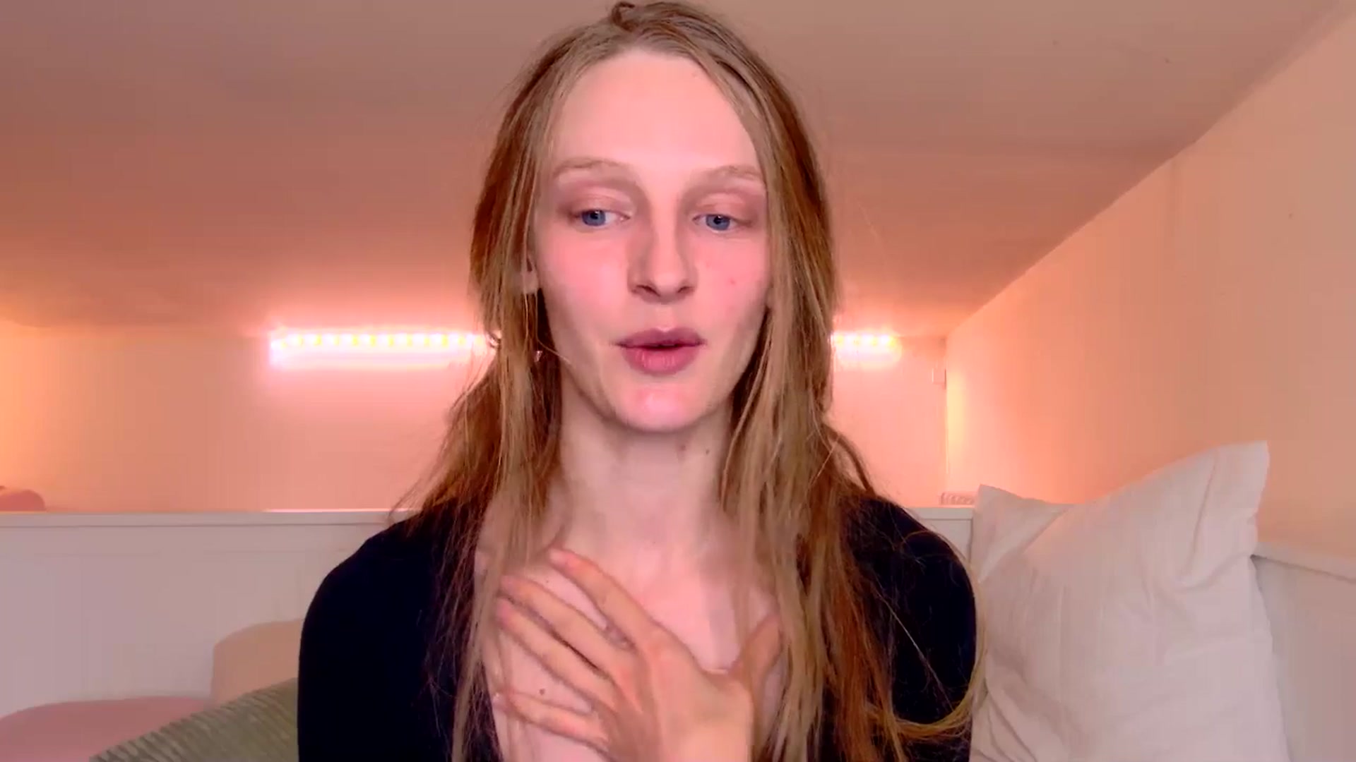 Gallery image thumbnail from Kinkywander's myfreecams stream on, 05/04/2025, 18:16 image 10 of 20