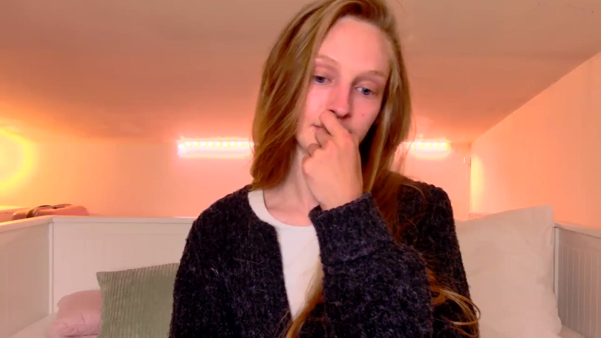 Gallery image thumbnail from Kinkywander's myfreecams stream on, 05/10/2025, 14:55 image 13 of 20