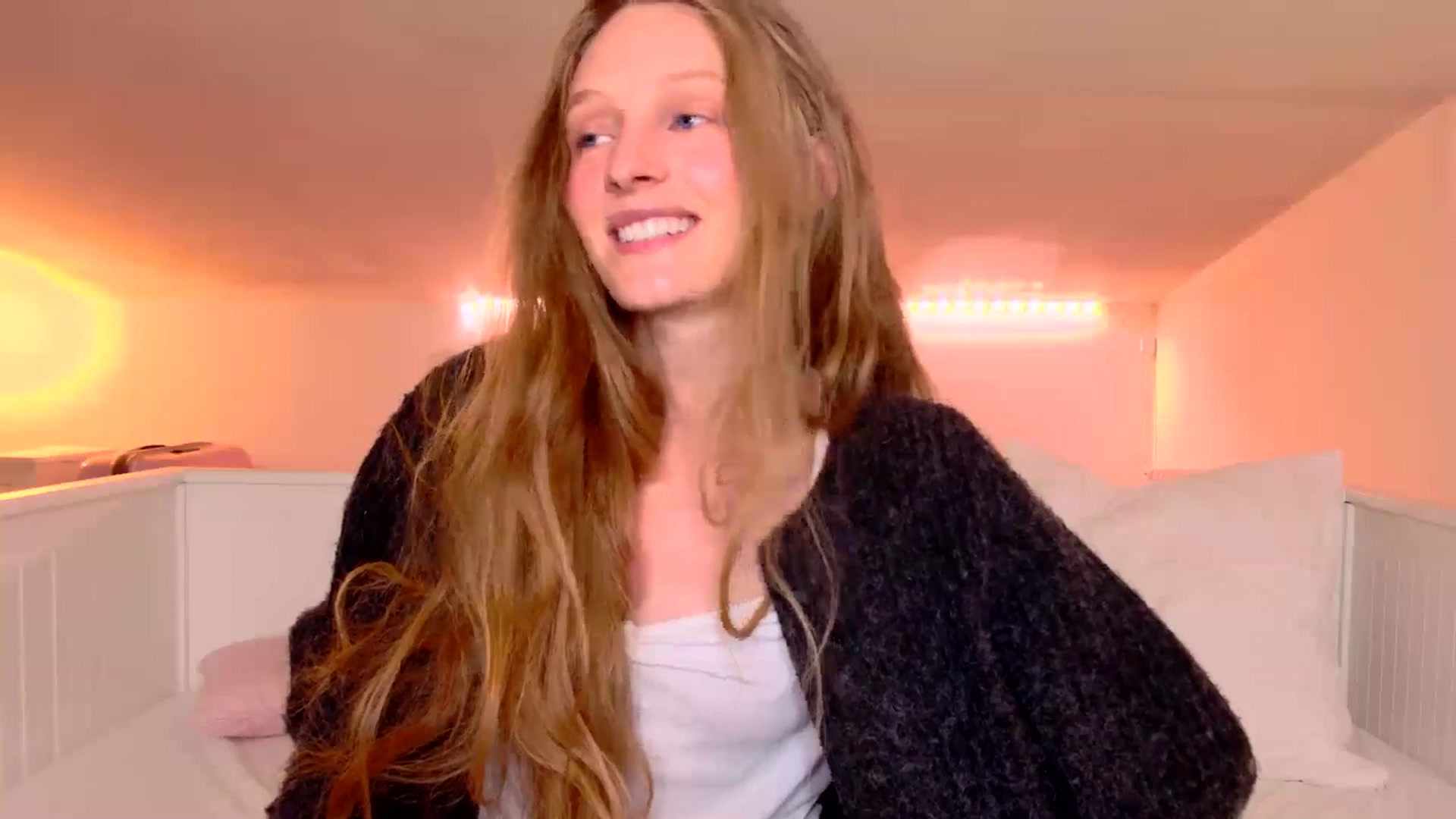 Gallery image thumbnail from Kinkywander's myfreecams stream on, 05/11/2025, 15:44 image 11 of 20
