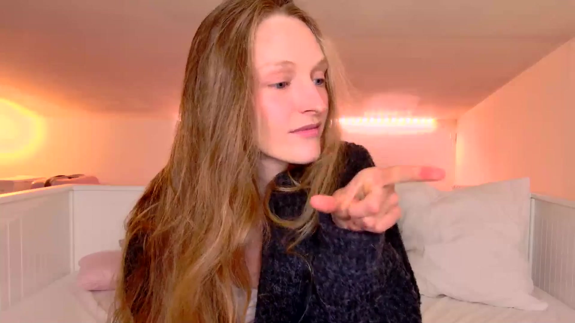 Gallery image thumbnail from Kinkywander's myfreecams stream on, 05/11/2025, 15:44 image 3 of 20