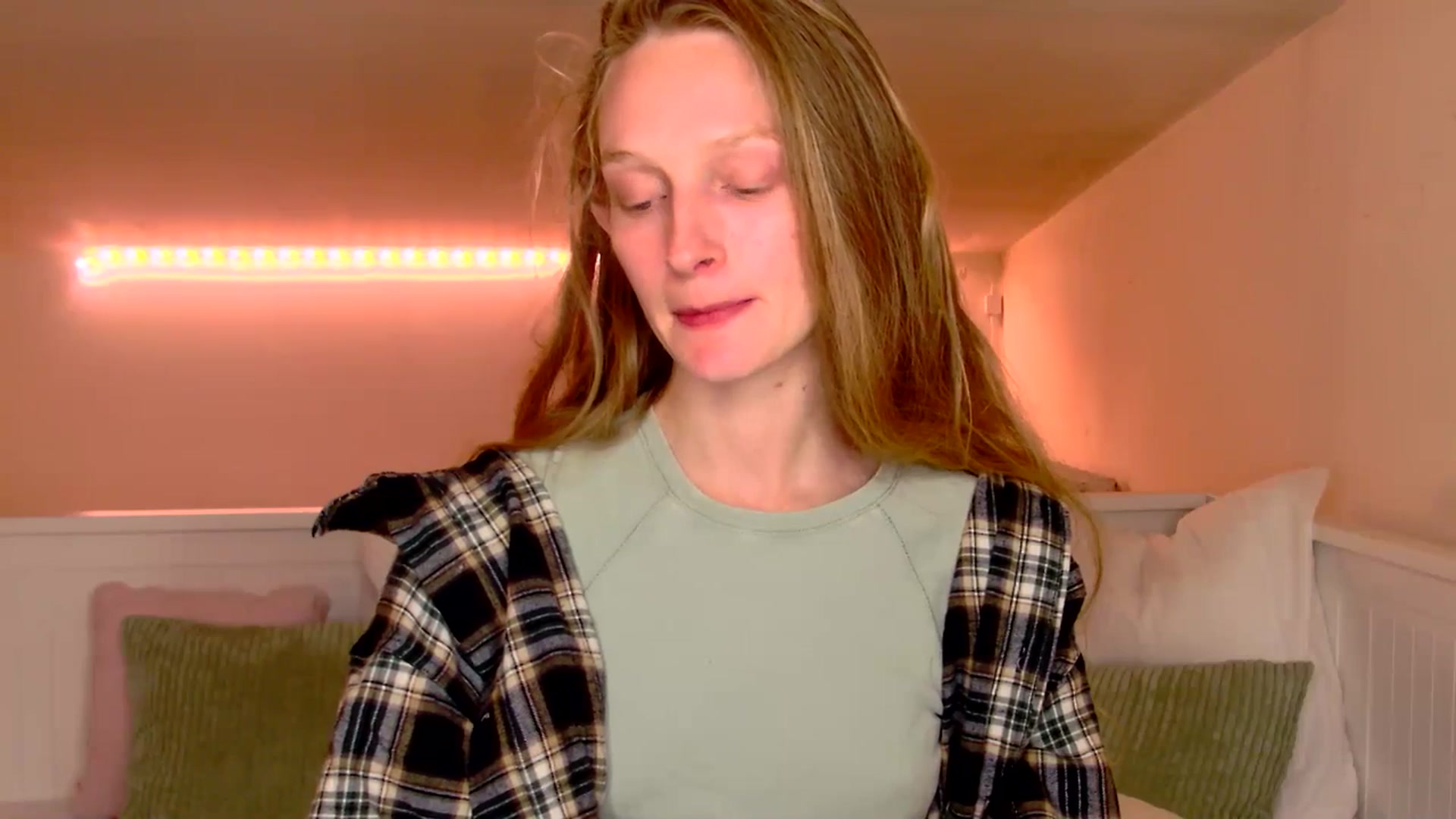 Gallery image thumbnail from Kinkywander's myfreecams stream on, 05/24/2025, 19:03 image 10 of 20
