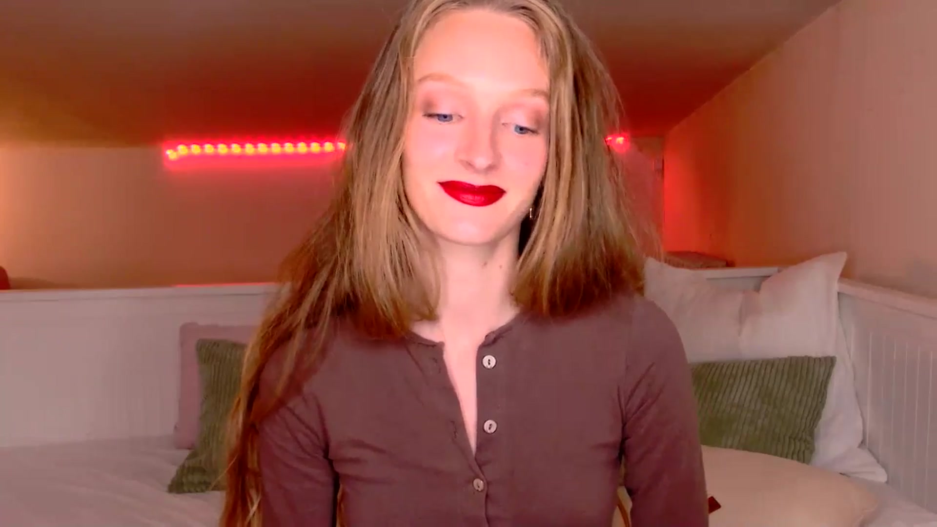 Gallery image thumbnail from Kinkywander's myfreecams stream on, 05/25/2025, 15:52 image 10 of 20