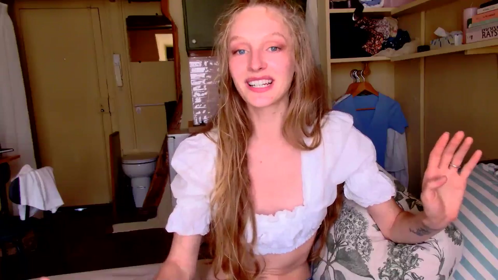 Gallery image thumbnail from Kinkywander's myfreecams stream on, 05/31/2025, 18:56 image 9 of 20