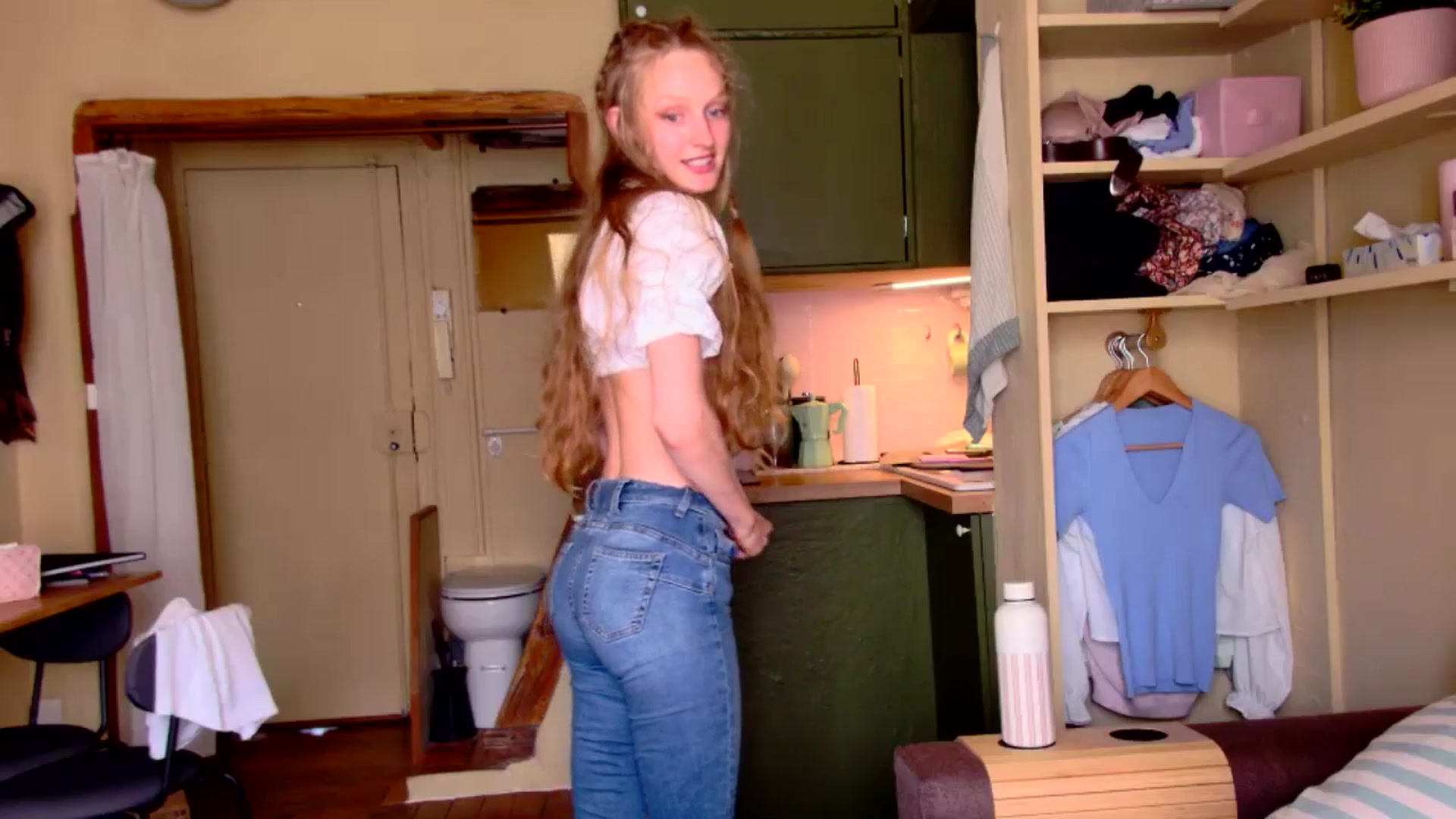 Gallery image thumbnail from Kinkywander's myfreecams stream on, 05/31/2025, 18:56 image 3 of 20