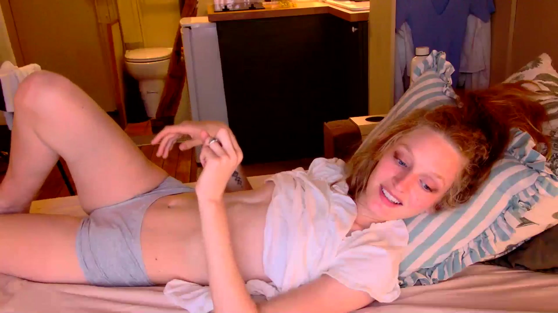 Gallery image thumbnail from Kinkywander's myfreecams stream on, 05/31/2025, 19:23 image 2 of 20