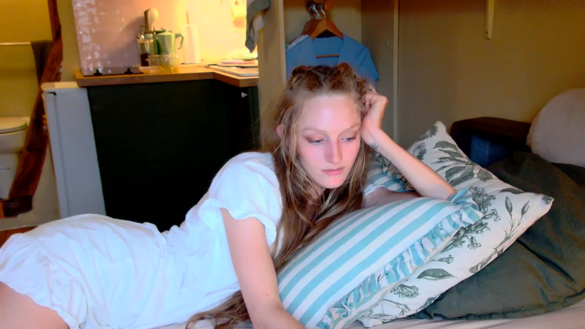 Gallery image thumbnail from Kinkywander's myfreecams stream on, 05/31/2025, 19:23 image 11 of 20