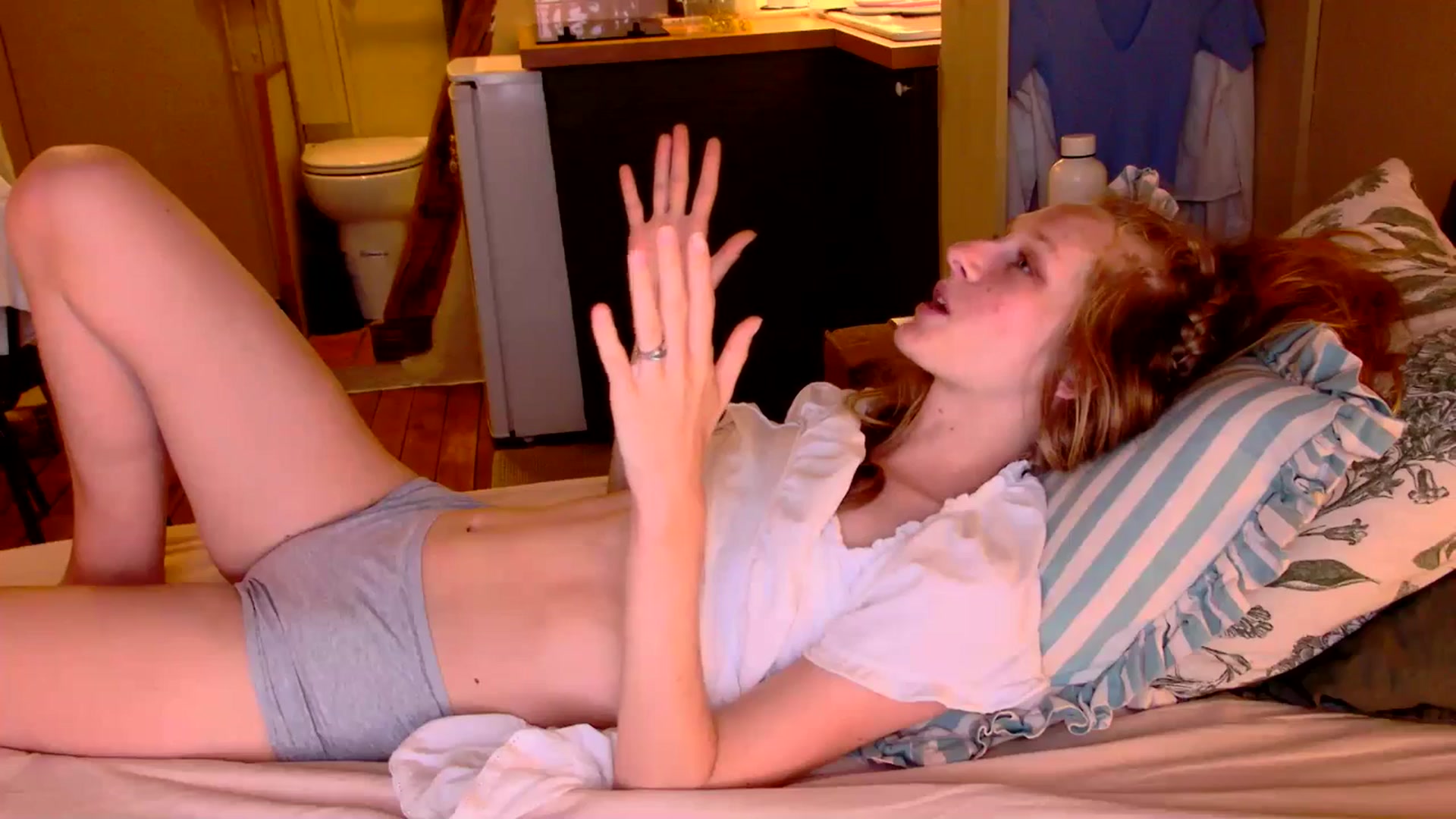 Gallery image thumbnail from Kinkywander's myfreecams stream on, 05/31/2025, 19:23 image 3 of 20