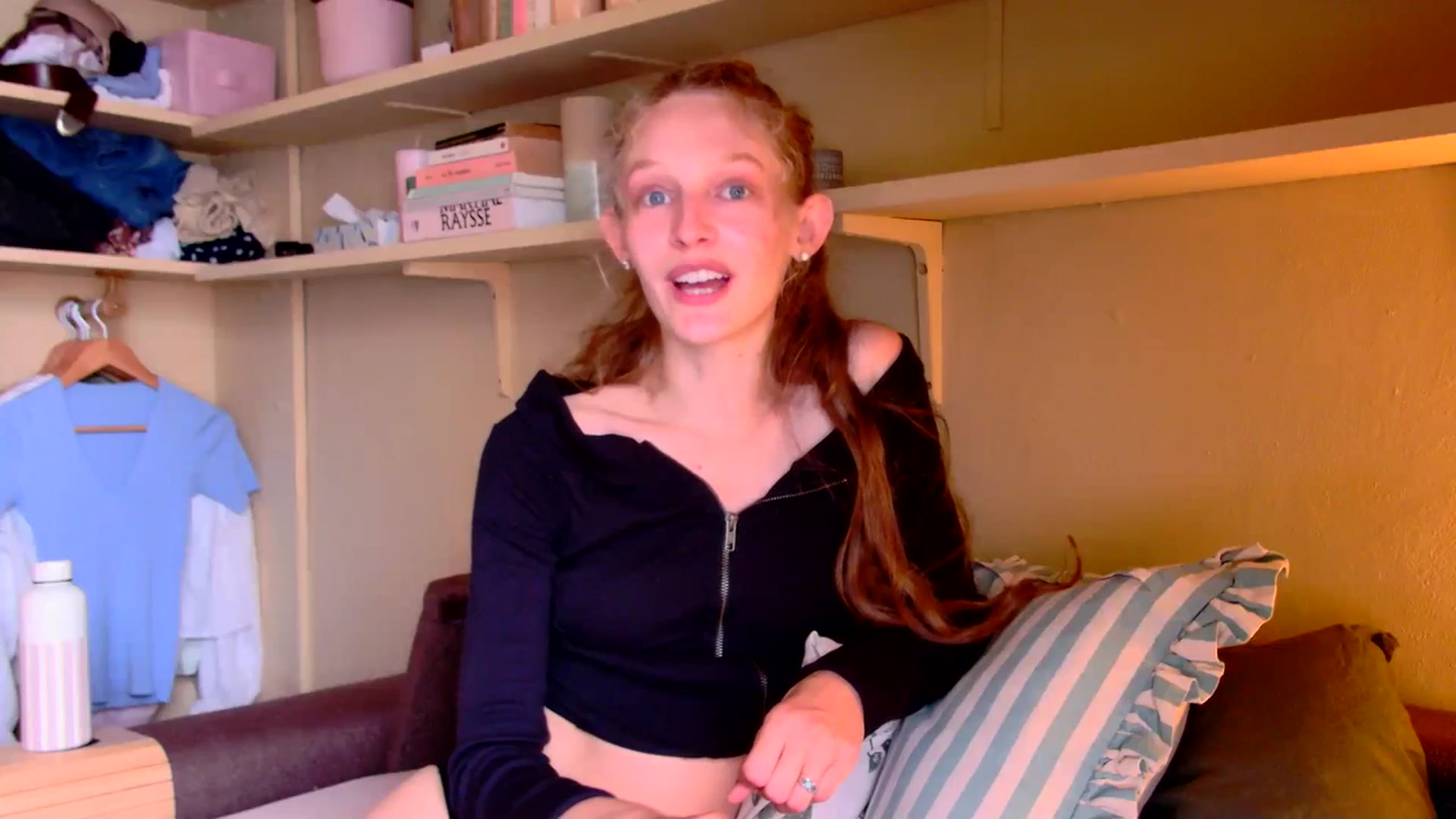 Gallery image thumbnail from Kinkywander's myfreecams stream on, 06/01/2025, 17:43 image 13 of 20