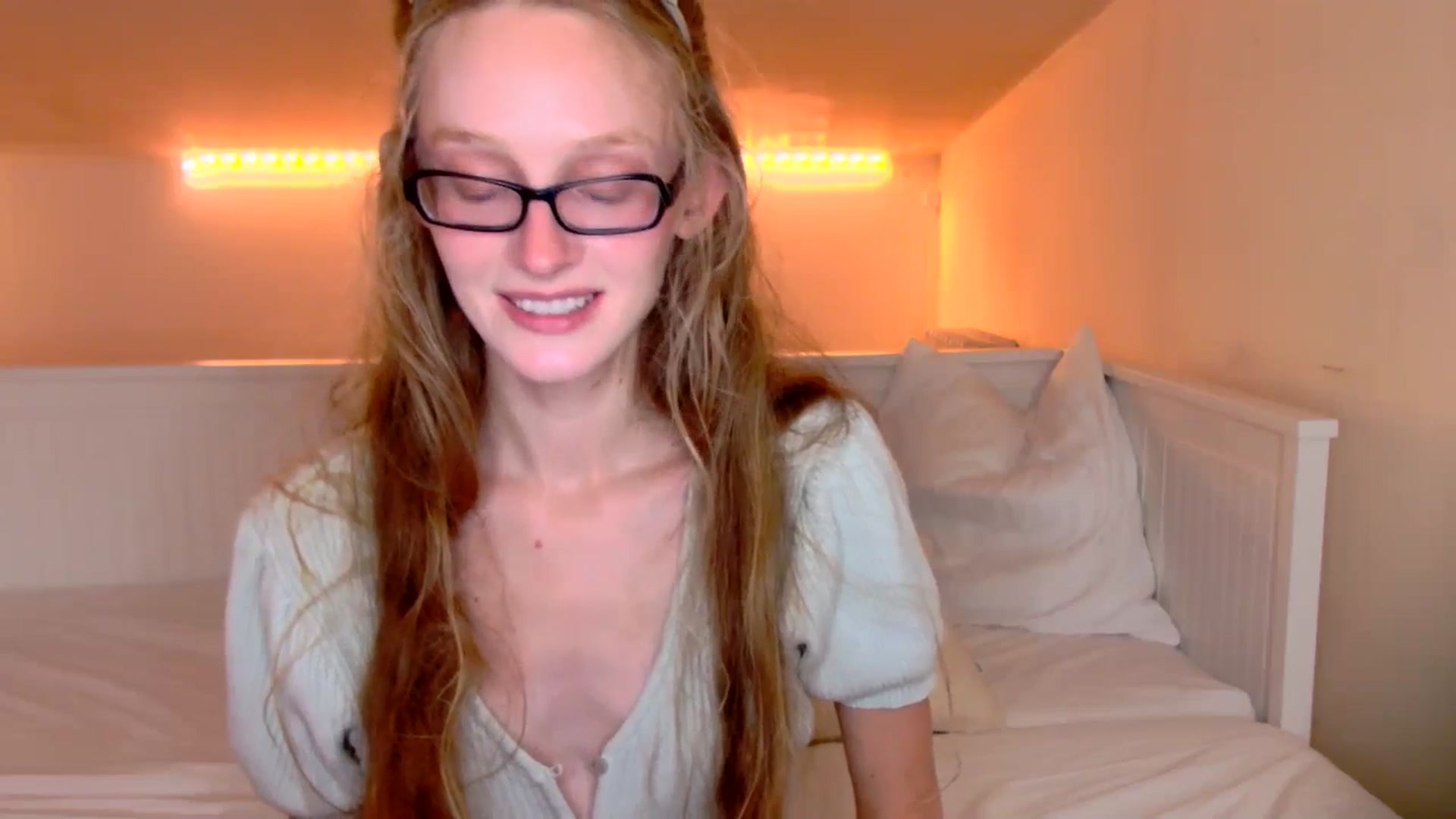 Gallery image thumbnail from Kinkywander's myfreecams stream on, 06/22/2025, 16:45 image 20 of 20