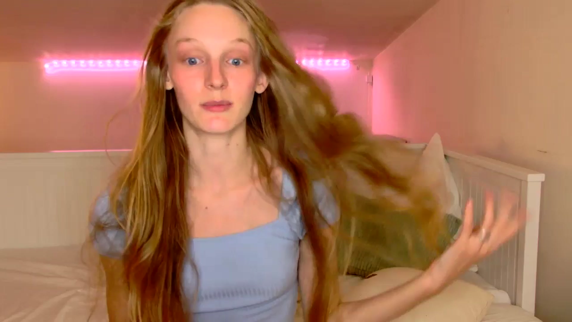 Gallery image thumbnail from Kinkywander's myfreecams stream on, 06/28/2025, 18:39 image 9 of 20