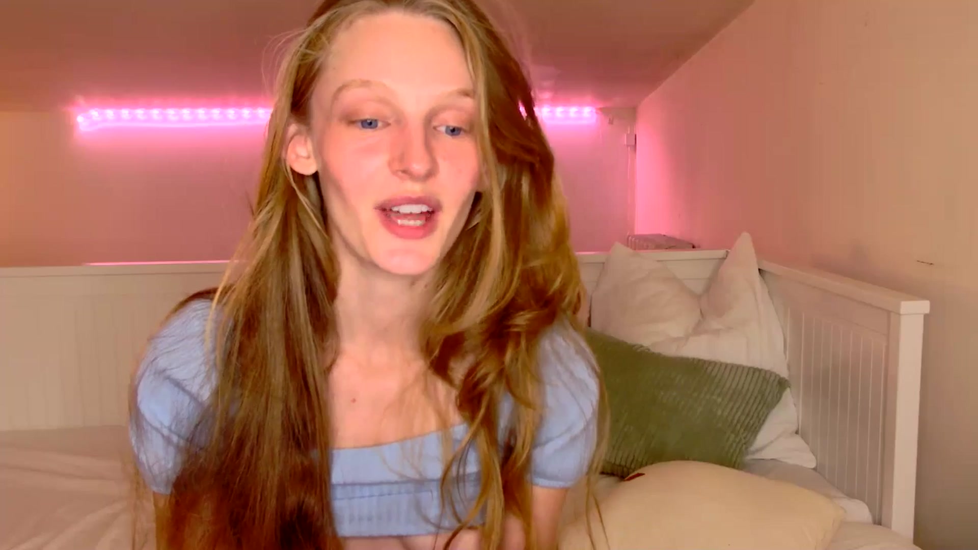 Gallery image thumbnail from Kinkywander's myfreecams stream on, 06/28/2025, 18:39 image 7 of 20