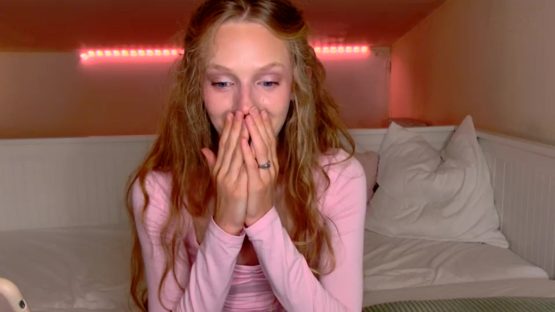 Gallery image thumbnail from Kinkywander's myfreecams stream on, 07/19/2025, 17:19 image 2 of 20