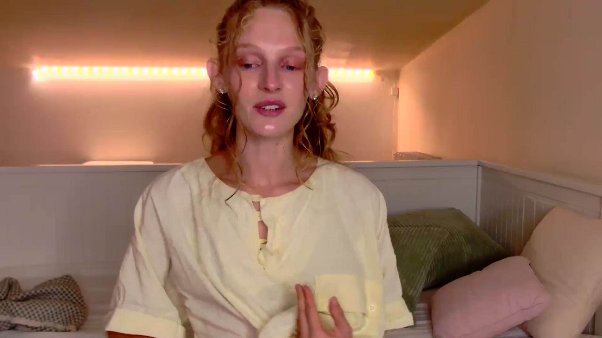 Gallery image thumbnail from Kinkywander's myfreecams stream on, 07/26/2025, 15:11 image 16 of 20