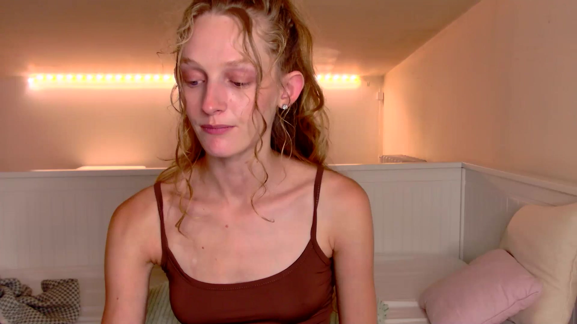 Gallery image thumbnail from Kinkywander's myfreecams stream on, 07/26/2025, 17:44 image 19 of 20
