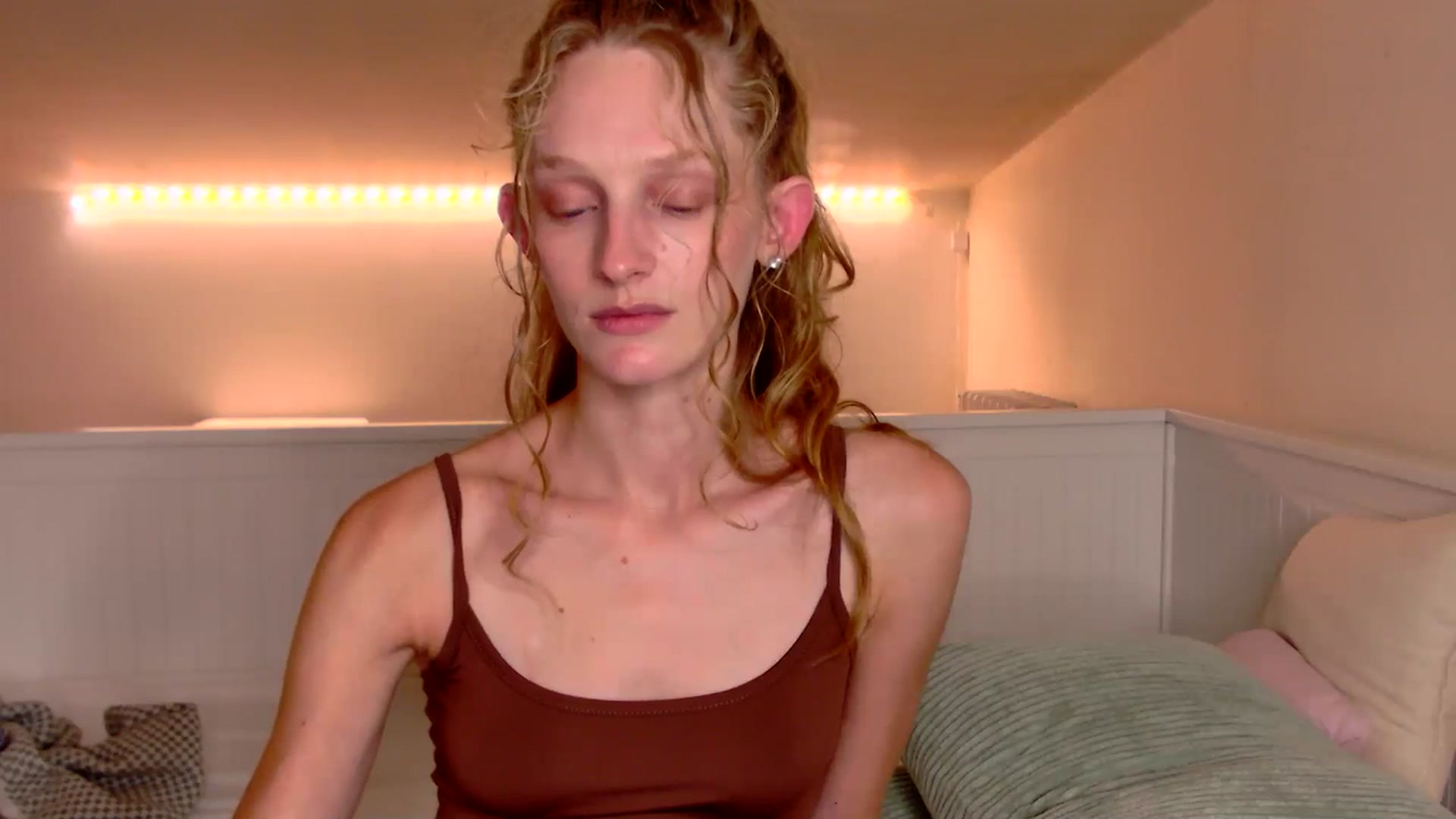 Gallery image thumbnail from Kinkywander's myfreecams stream on, 07/26/2025, 17:44 image 9 of 20
