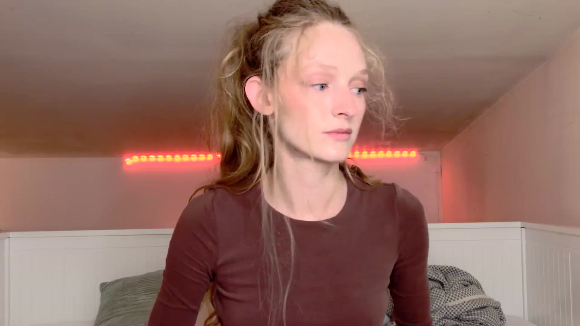 Gallery image thumbnail from Kinkywander's myfreecams stream on, 07/27/2025, 14:07 image 12 of 20